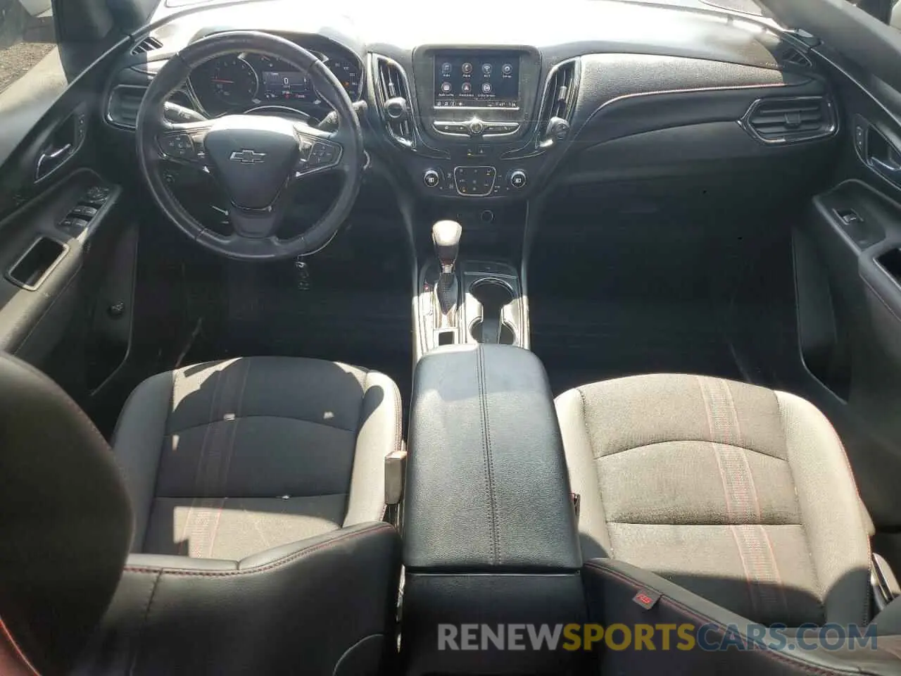 8 Photograph of a damaged car 2GNAXWEV5N6133673 CHEVROLET EQUINOX 2022