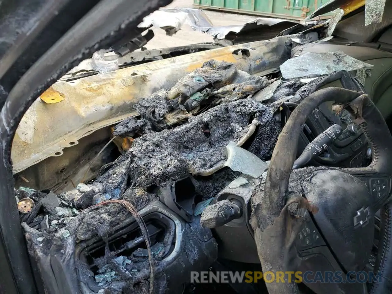 9 Photograph of a damaged car 2GNAXWEV6N6149168 CHEVROLET EQUINOX 2022