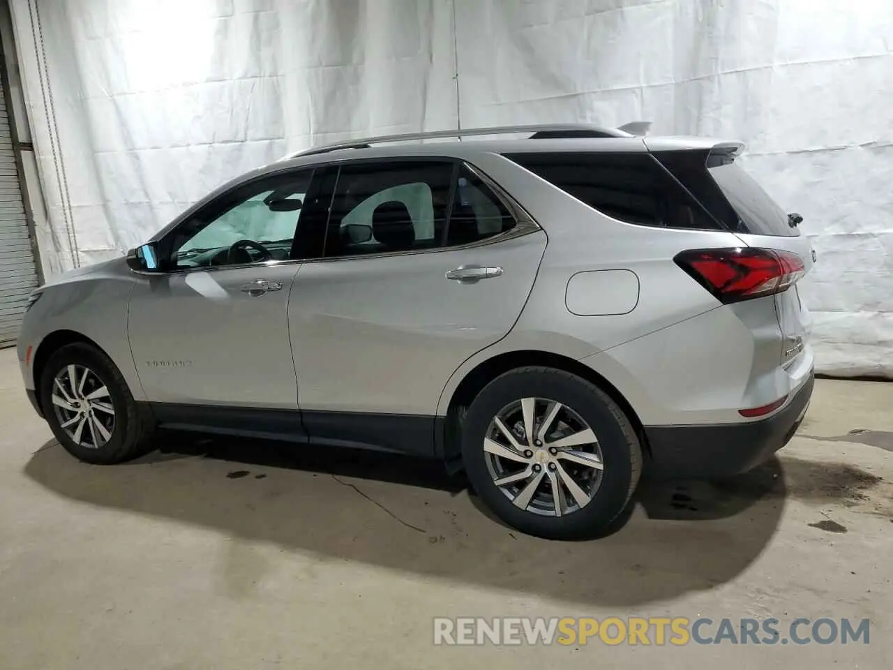 2 Photograph of a damaged car 2GNAXXEV5N6124901 CHEVROLET EQUINOX 2022