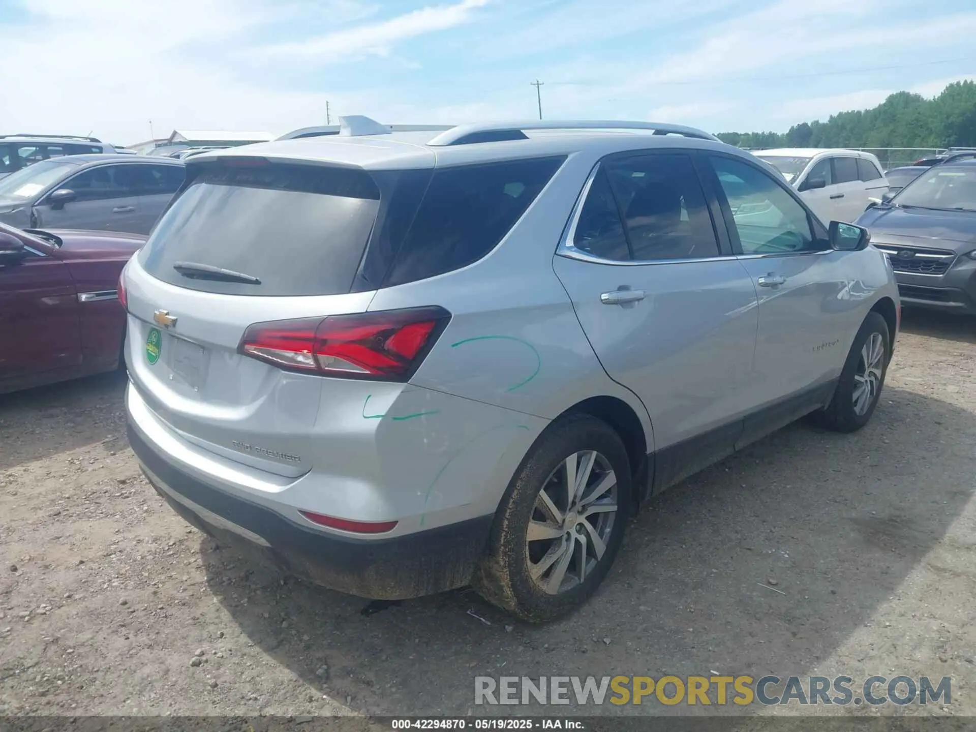 4 Фотография поврежденного автомобиля 2GNAXXEVXN6146327 CHEVROLET EQUINOX 2022