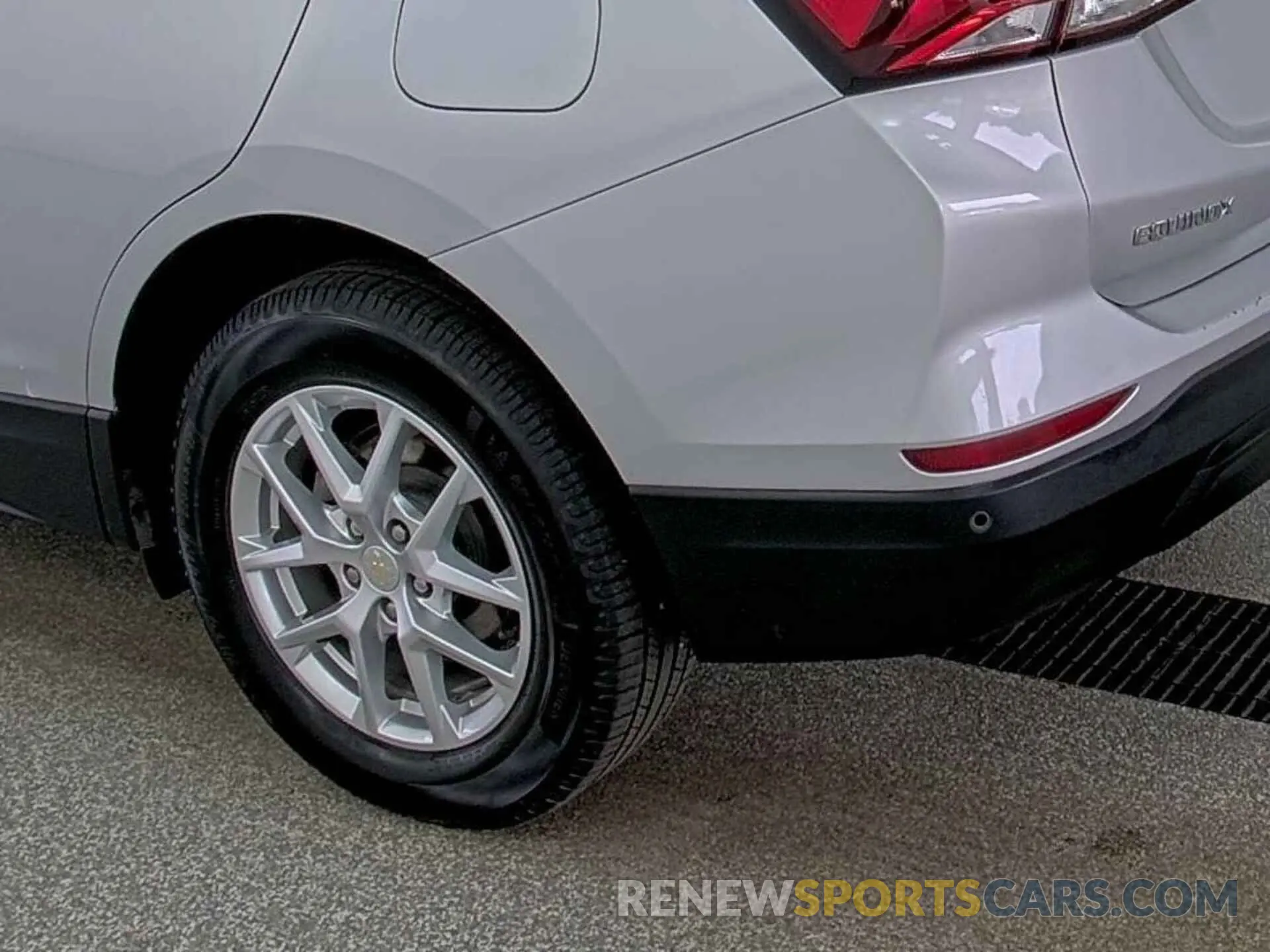 4 Photograph of a damaged car 3GNAX5EVXNS147662 CHEVROLET EQUINOX 2022