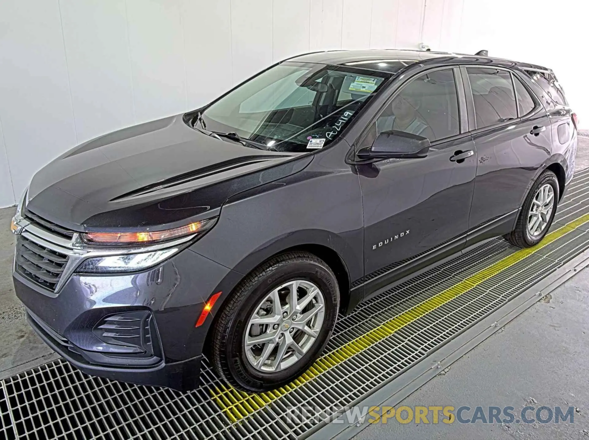 10 Photograph of a damaged car 3GNAXFEV6NS232388 CHEVROLET EQUINOX 2022