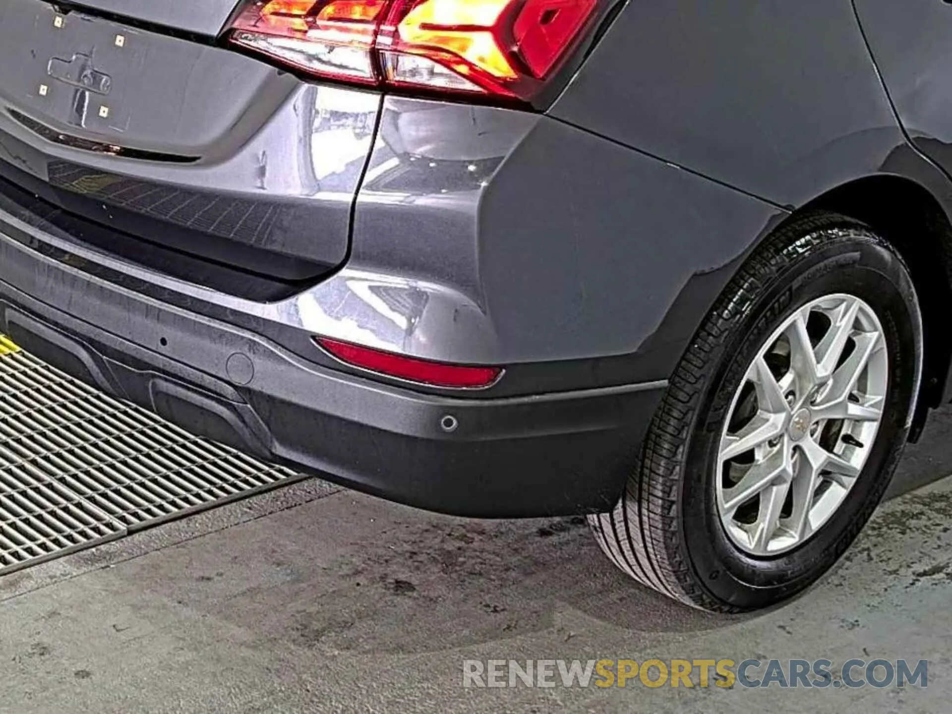 21 Photograph of a damaged car 3GNAXFEV6NS232388 CHEVROLET EQUINOX 2022