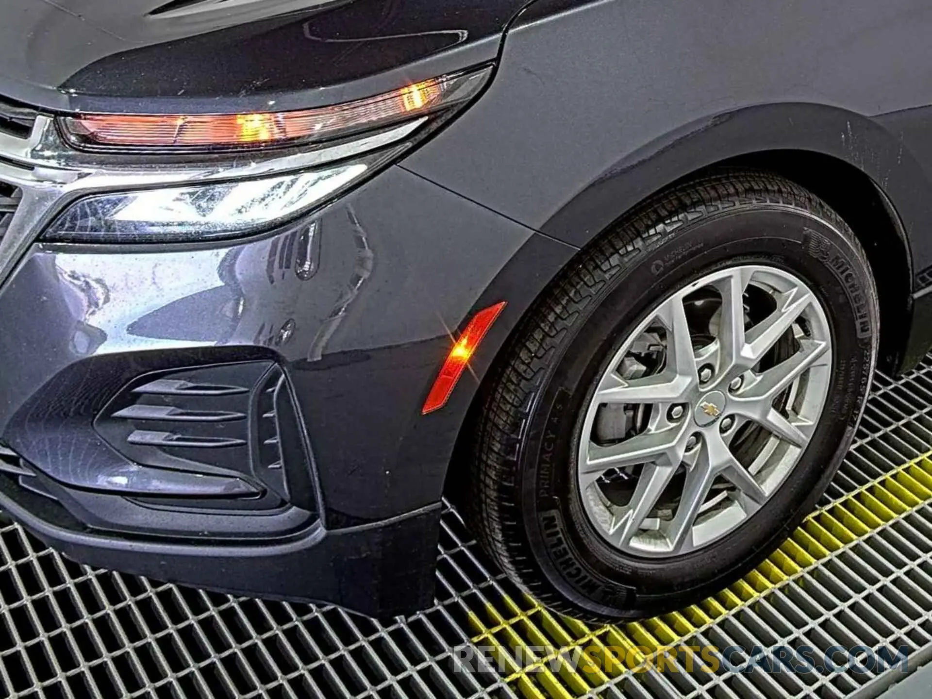 3 Photograph of a damaged car 3GNAXFEV6NS232388 CHEVROLET EQUINOX 2022
