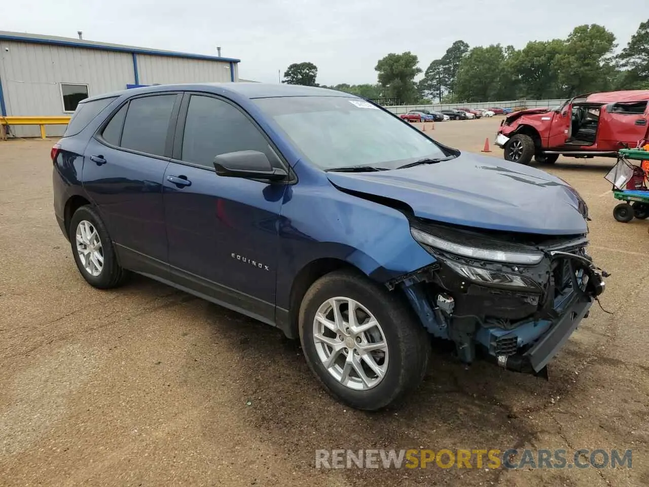 4 Photograph of a damaged car 3GNAXHEV0NS244306 CHEVROLET EQUINOX 2022