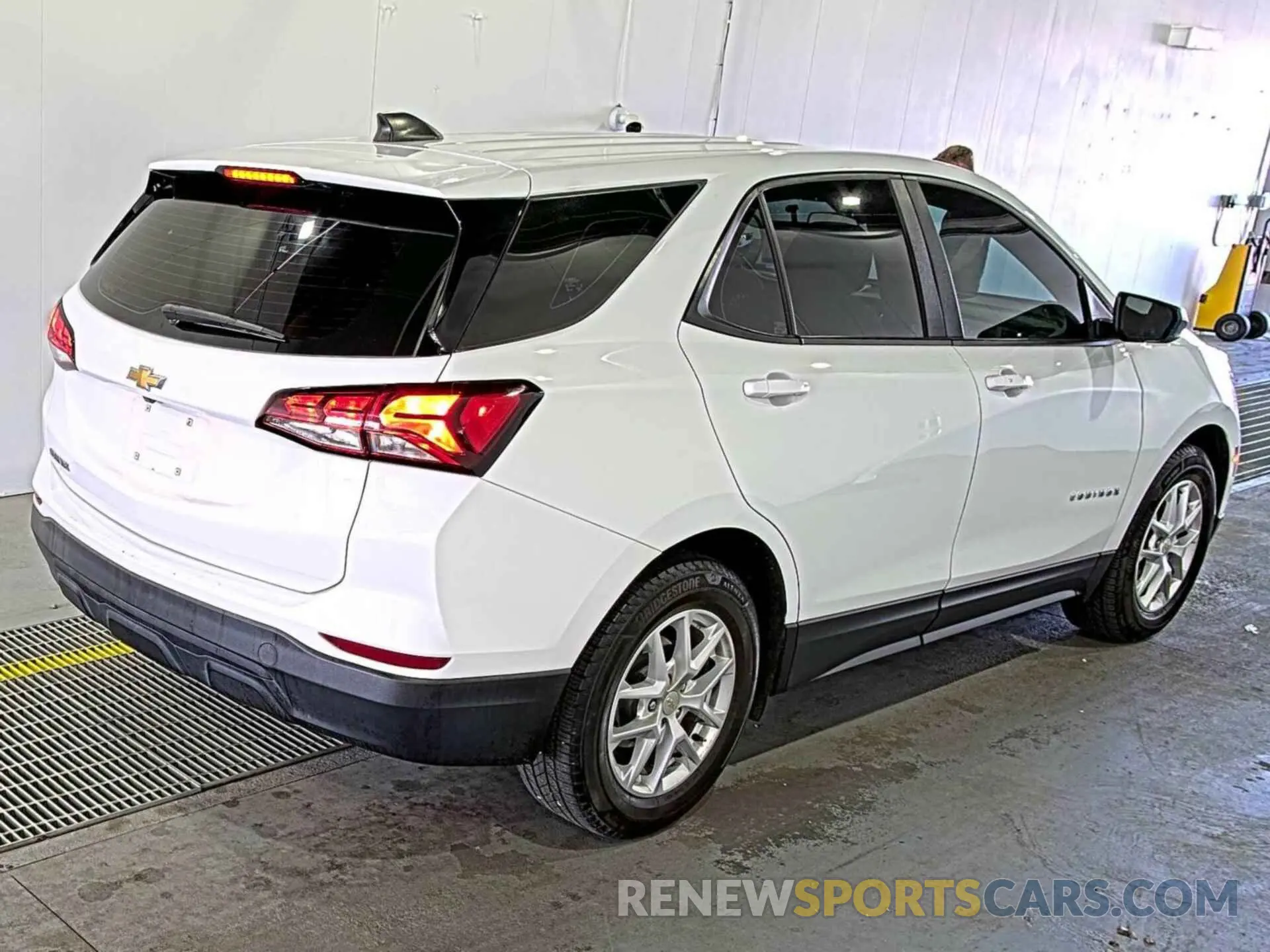 3 Photograph of a damaged car 3GNAXHEV0NS245150 CHEVROLET EQUINOX 2022