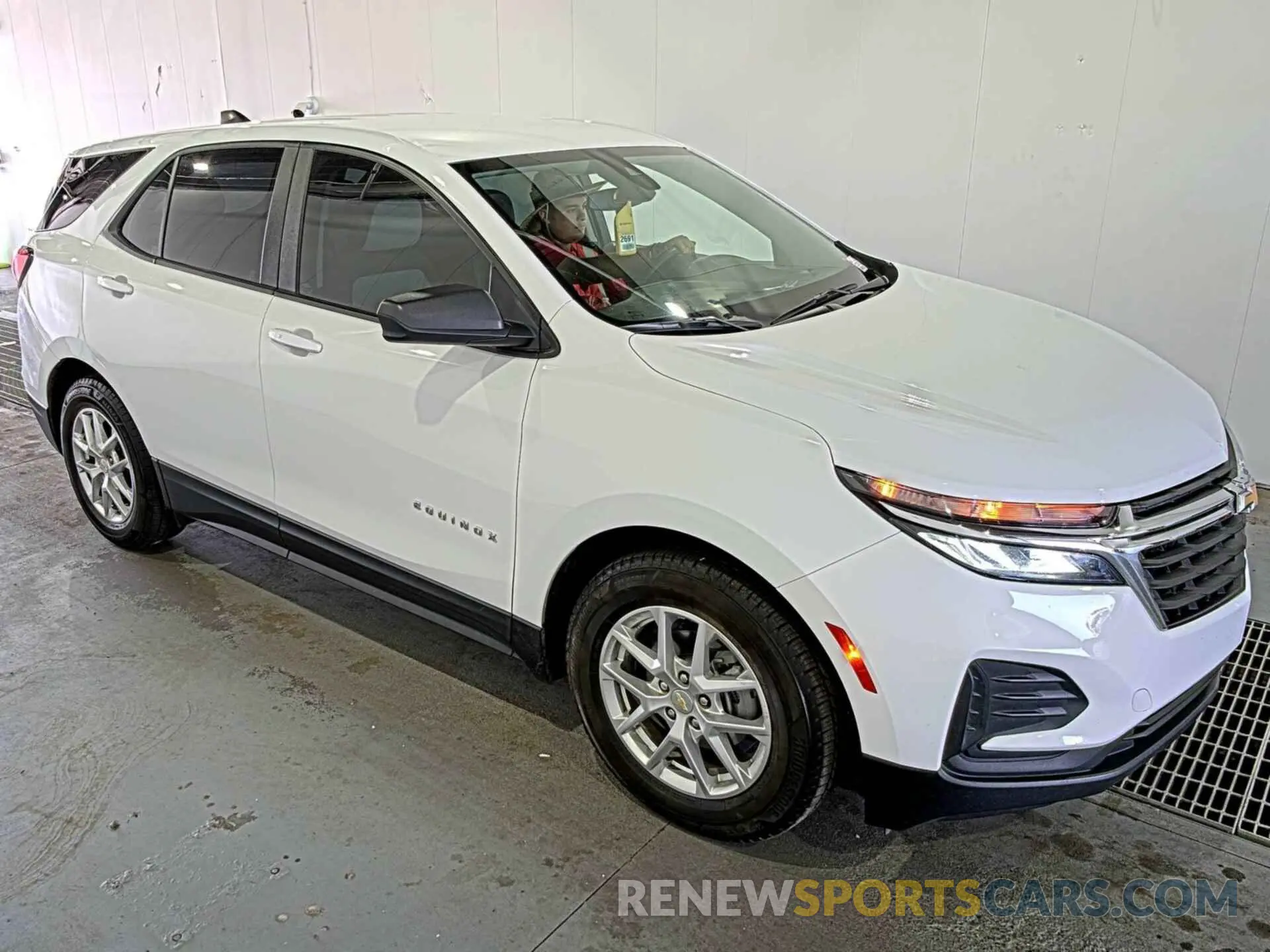 5 Photograph of a damaged car 3GNAXHEV0NS245150 CHEVROLET EQUINOX 2022