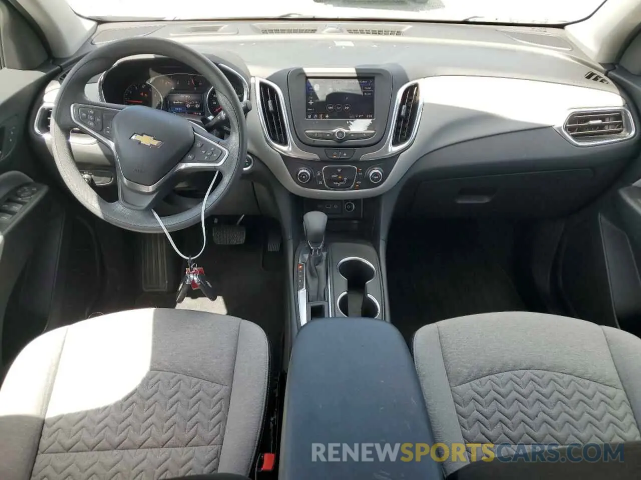 8 Photograph of a damaged car 3GNAXHEV1NS173584 CHEVROLET EQUINOX 2022