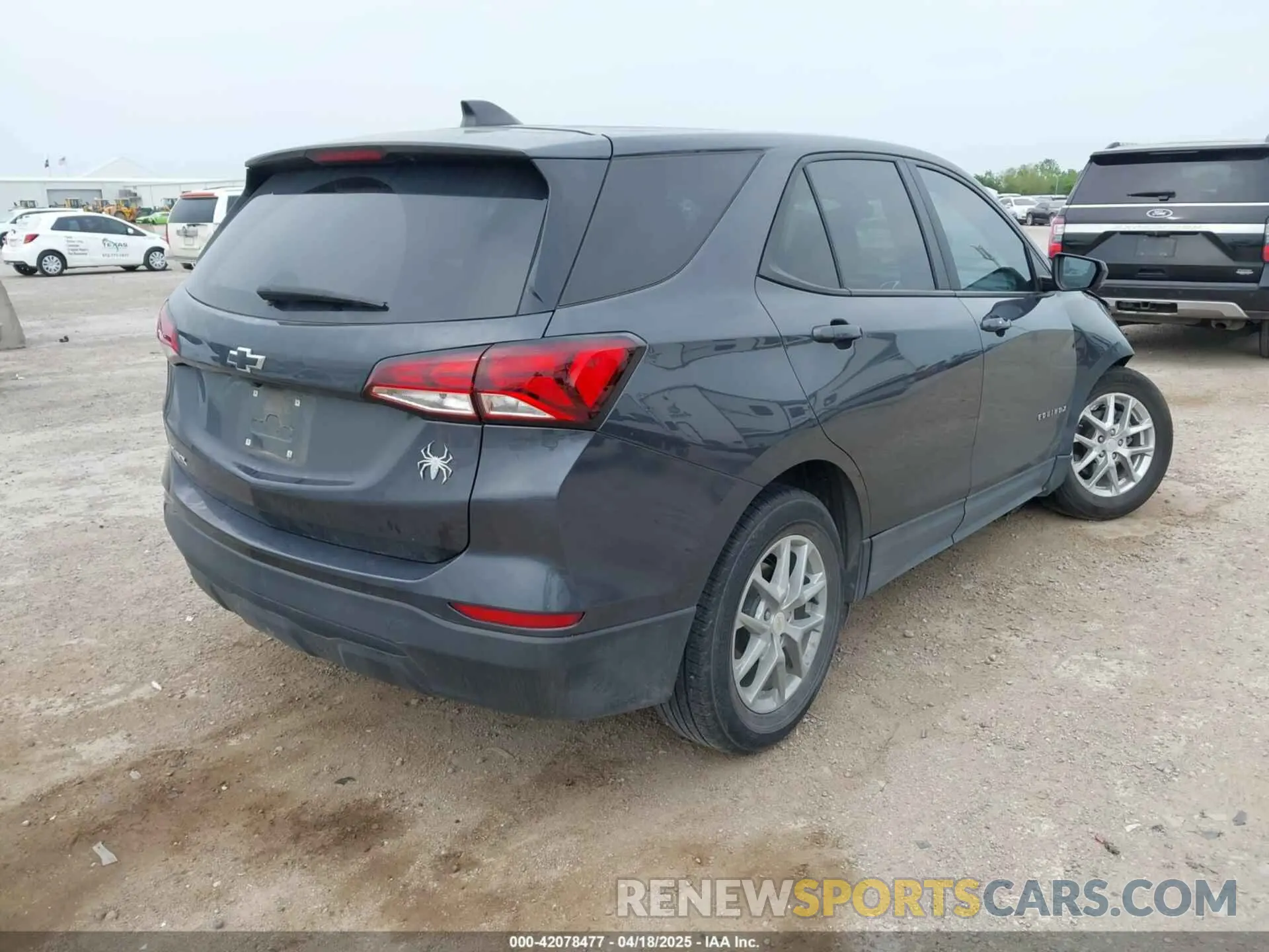 4 Фотография поврежденного автомобиля 3GNAXHEV2NS236420 CHEVROLET EQUINOX 2022