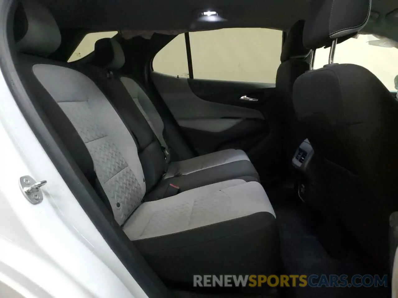 11 Фотография поврежденного автомобиля 3GNAXHEV2NS244761 CHEVROLET EQUINOX 2022