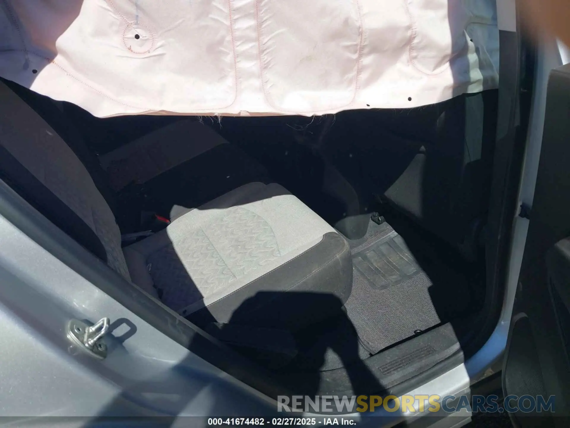 8 Photograph of a damaged car 3GNAXHEV3NS115489 CHEVROLET EQUINOX 2022