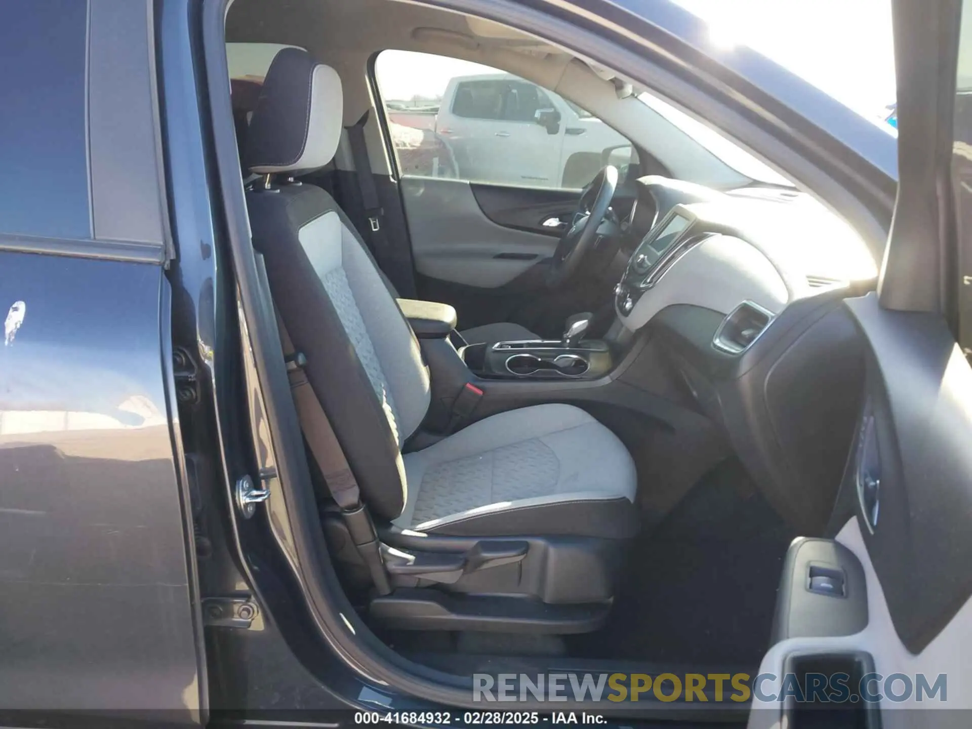 5 Фотография поврежденного автомобиля 3GNAXHEV3NS167589 CHEVROLET EQUINOX 2022