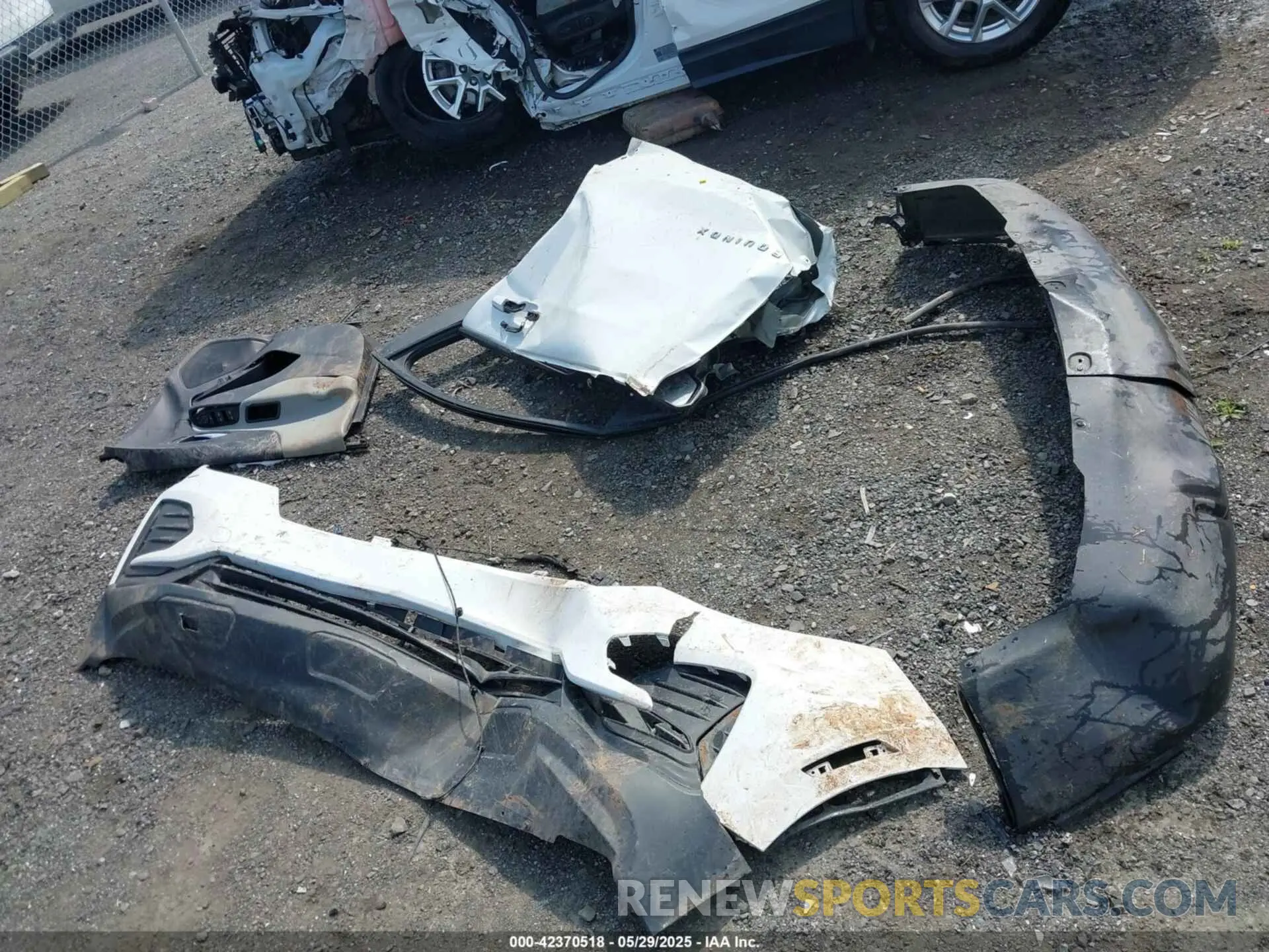 11 Photograph of a damaged car 3GNAXHEV4NS155080 CHEVROLET EQUINOX 2022