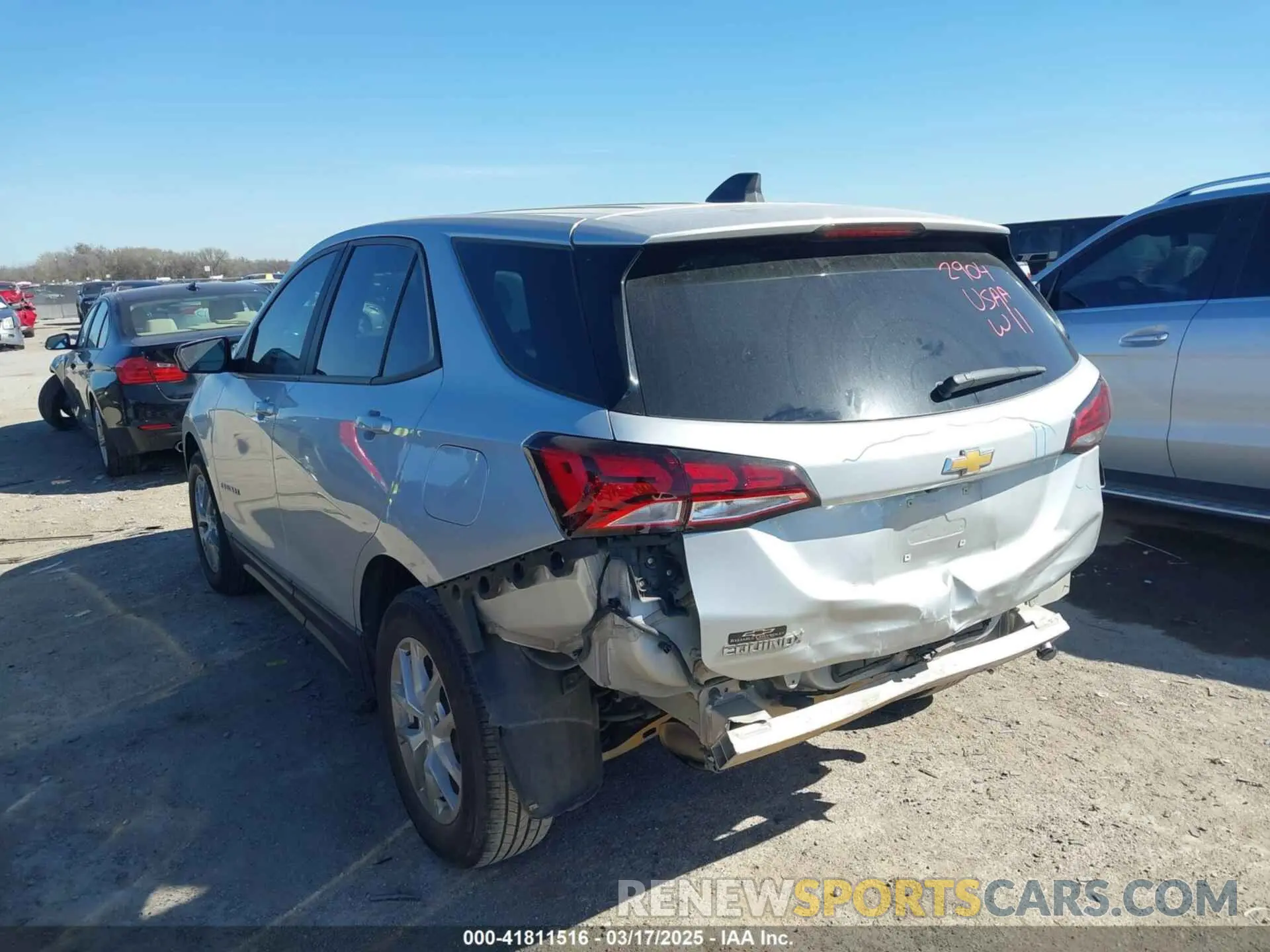 3 Фотография поврежденного автомобиля 3GNAXHEV4NS191691 CHEVROLET EQUINOX 2022