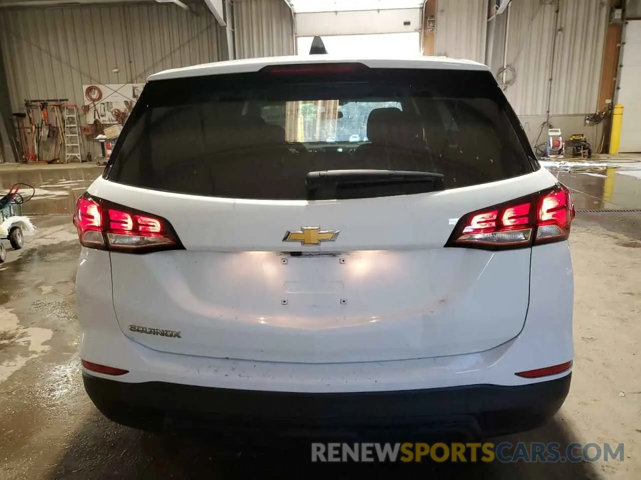 6 Photograph of a damaged car 3GNAXHEV4NS212247 CHEVROLET EQUINOX 2022