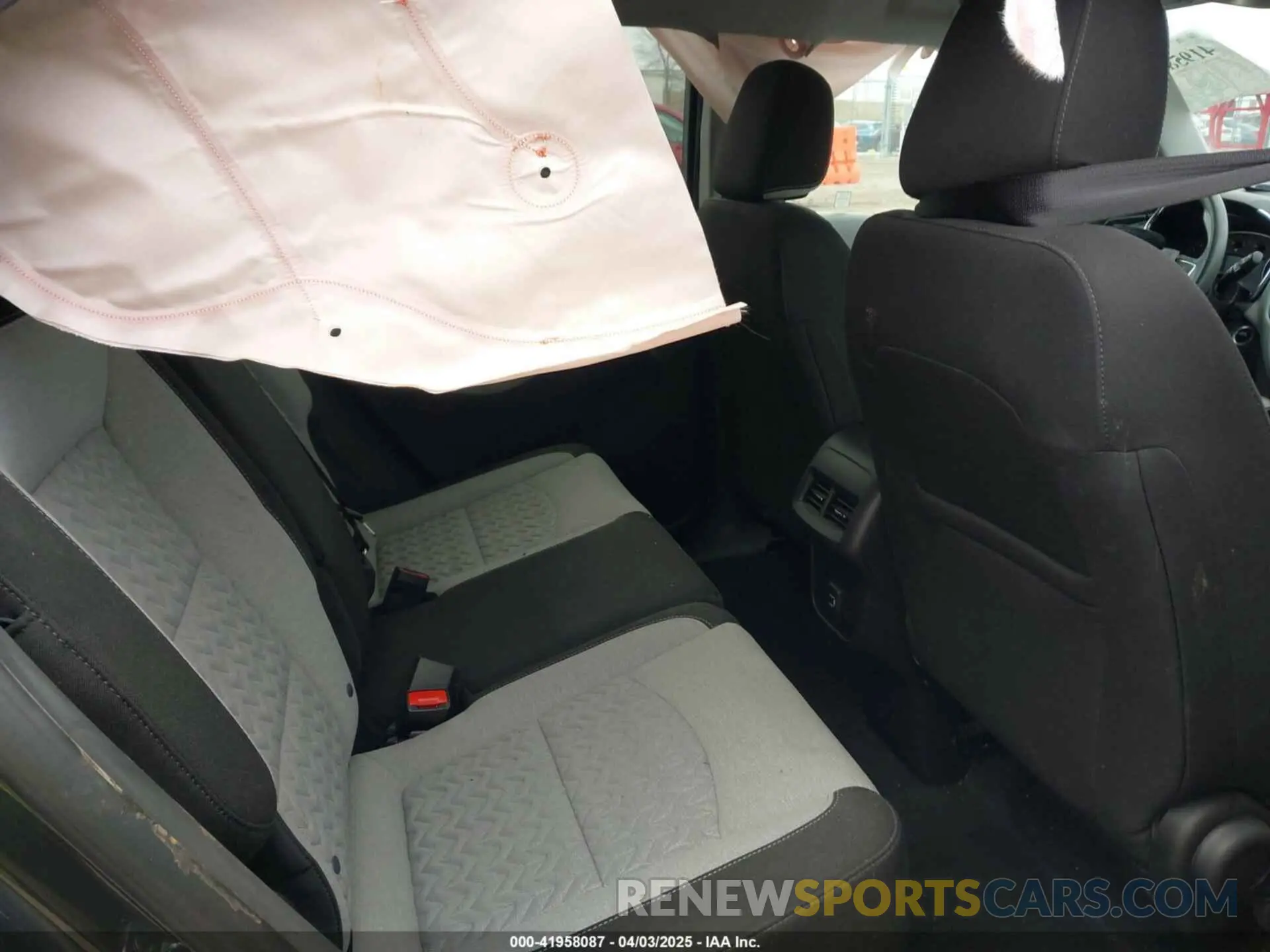 8 Фотография поврежденного автомобиля 3GNAXHEV6NS158076 CHEVROLET EQUINOX 2022