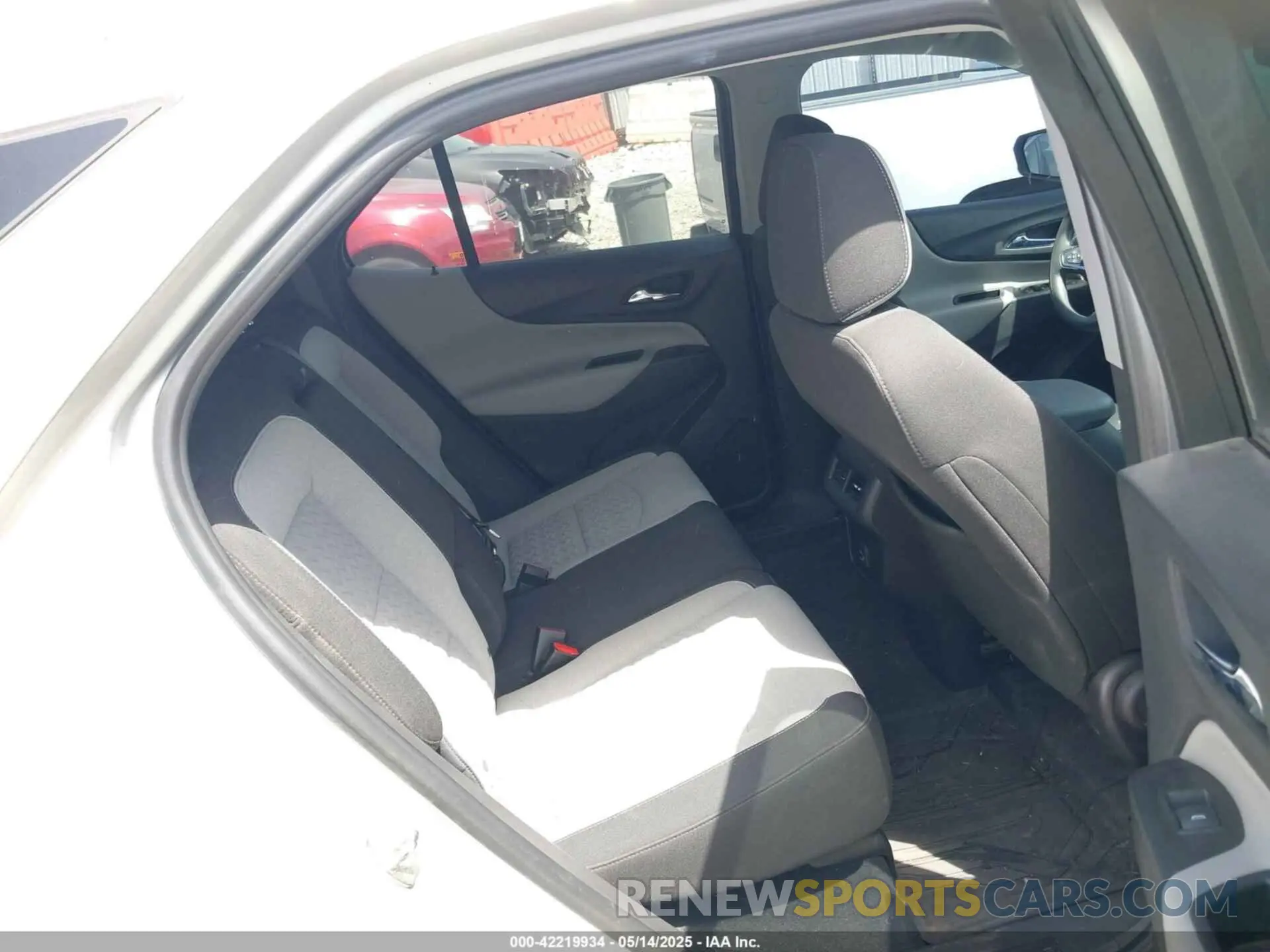 8 Photograph of a damaged car 3GNAXHEV7NS165098 CHEVROLET EQUINOX 2022