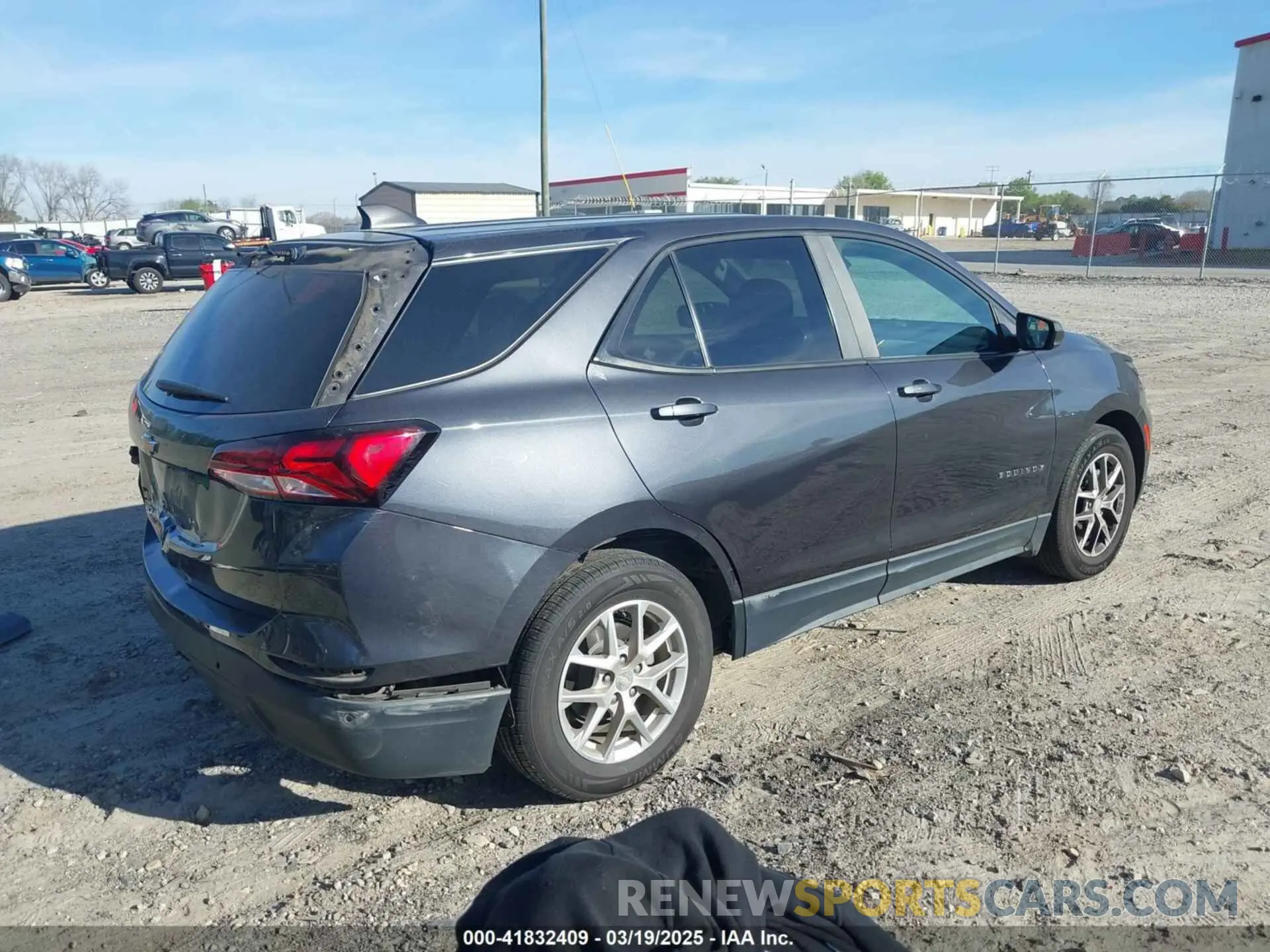 4 Фотография поврежденного автомобиля 3GNAXHEV7NS174173 CHEVROLET EQUINOX 2022
