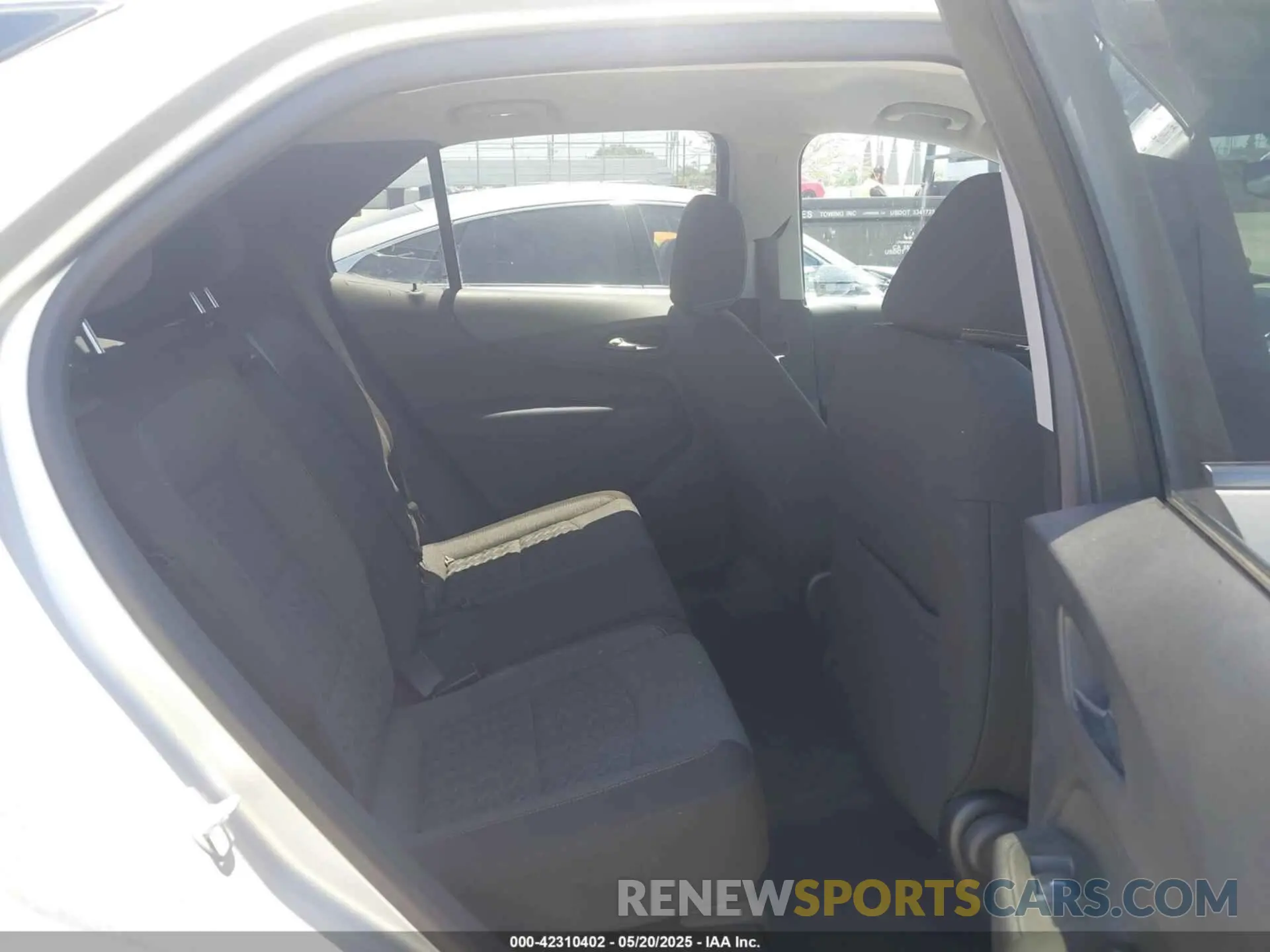 8 Photograph of a damaged car 3GNAXJEV0NL225062 CHEVROLET EQUINOX 2022