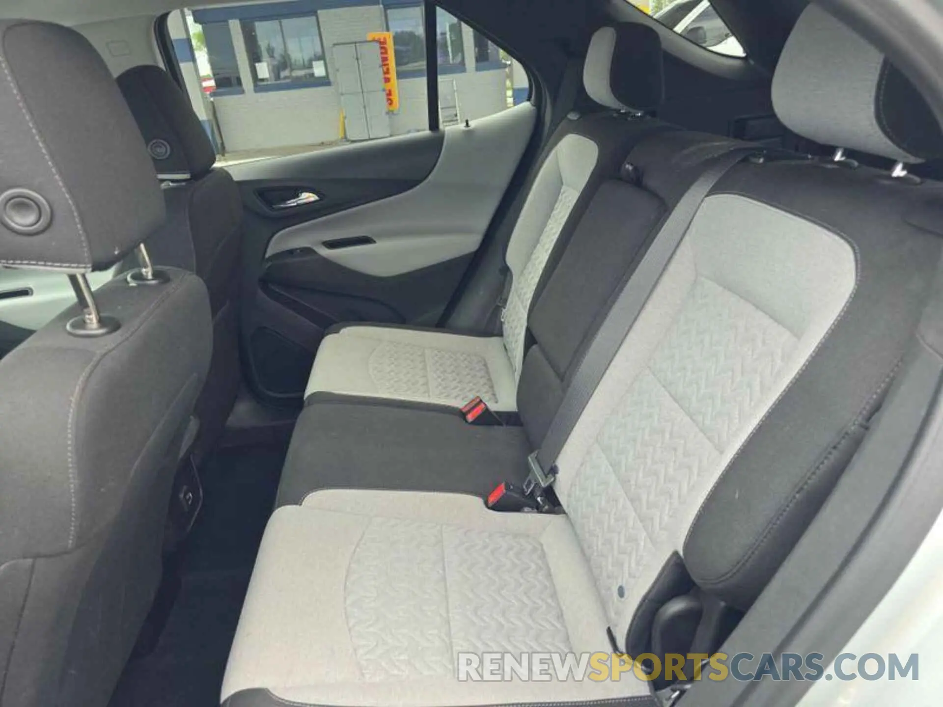 2 Photograph of a damaged car 3GNAXJEV4NL133789 CHEVROLET EQUINOX 2022
