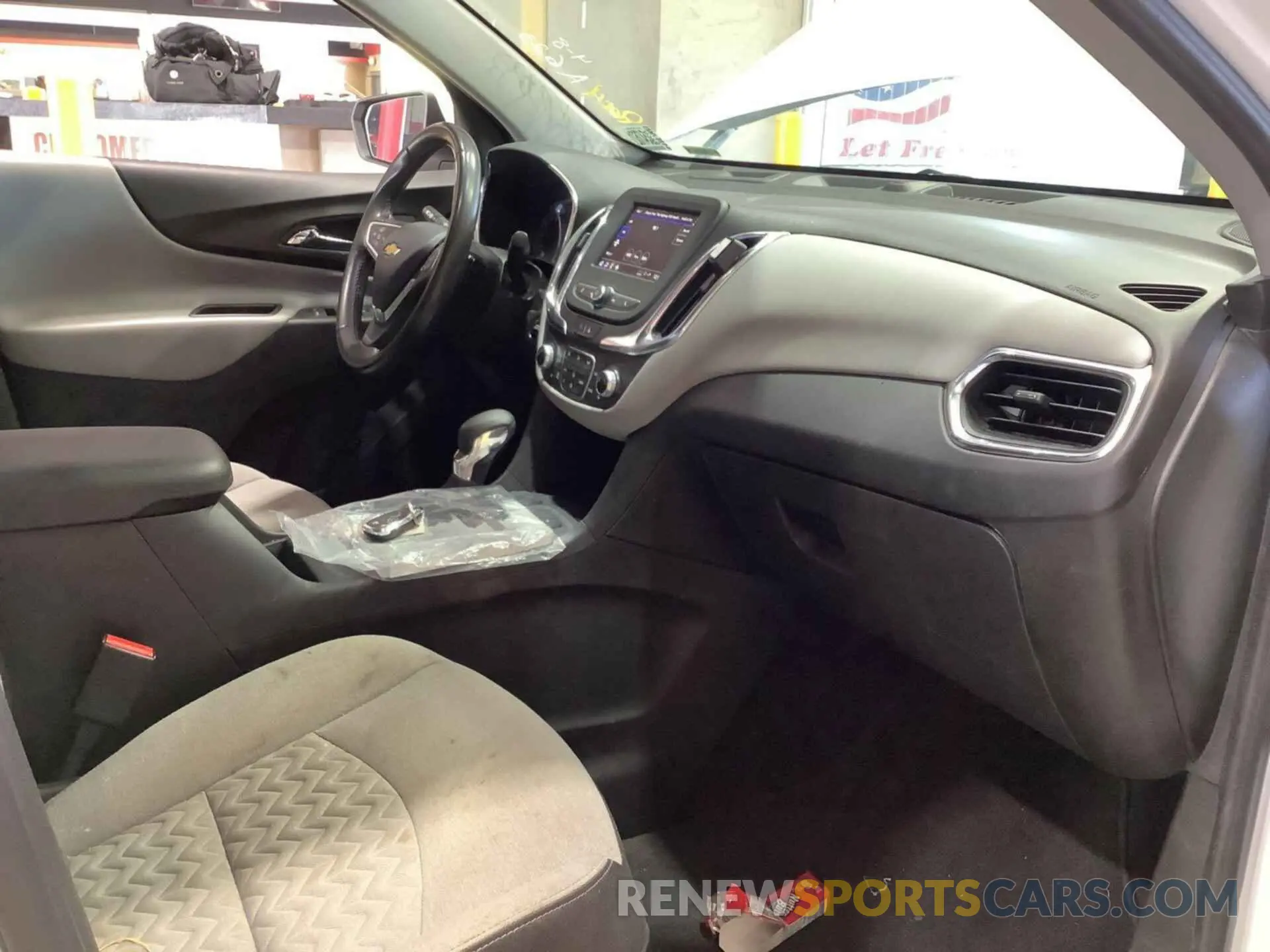 7 Photograph of a damaged car 3GNAXJEV5NL134949 CHEVROLET EQUINOX 2022