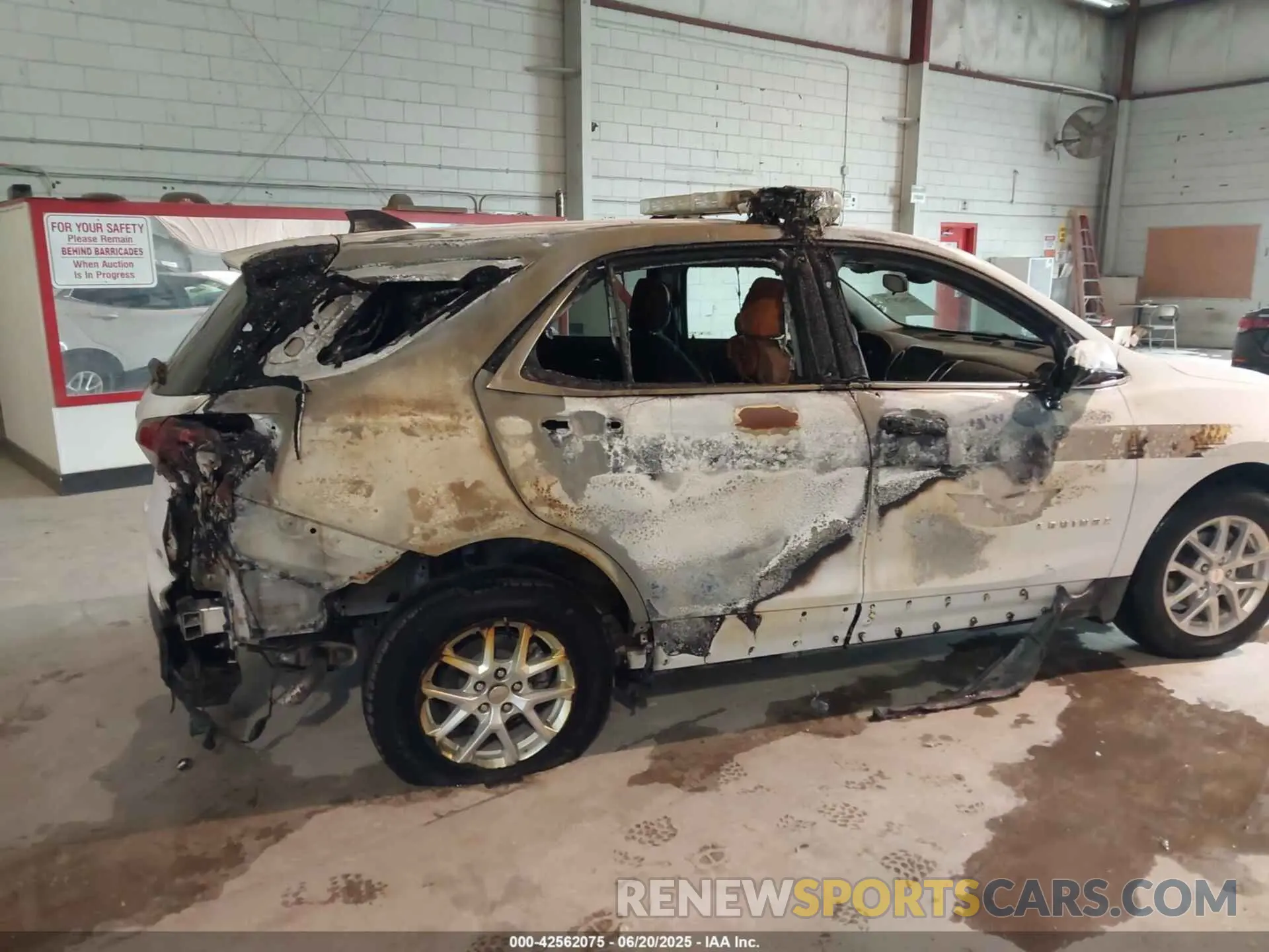 6 Photograph of a damaged car 3GNAXJEV6NL133051 CHEVROLET EQUINOX 2022