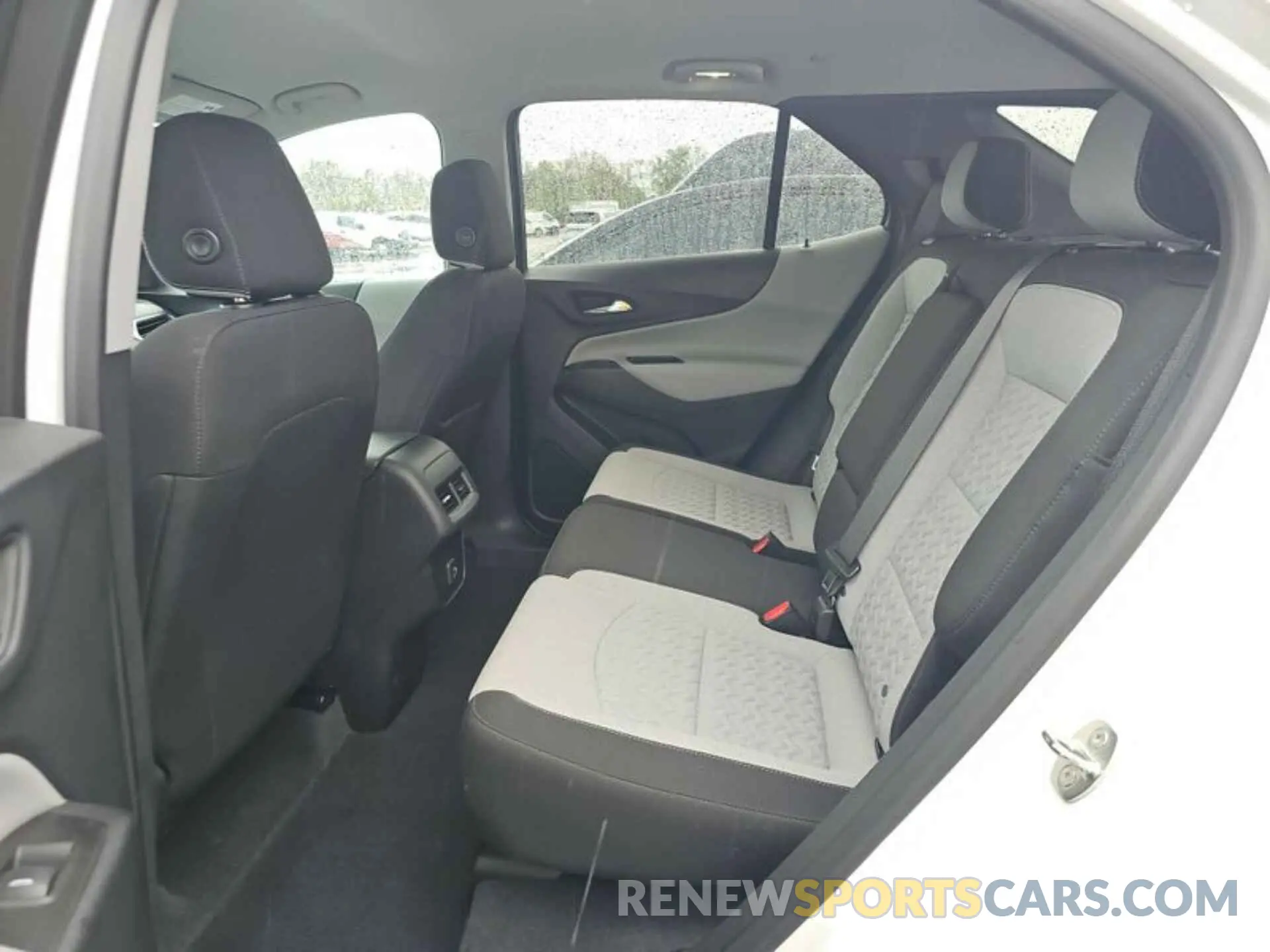 7 Photograph of a damaged car 3GNAXJEV6NL135012 CHEVROLET EQUINOX 2022