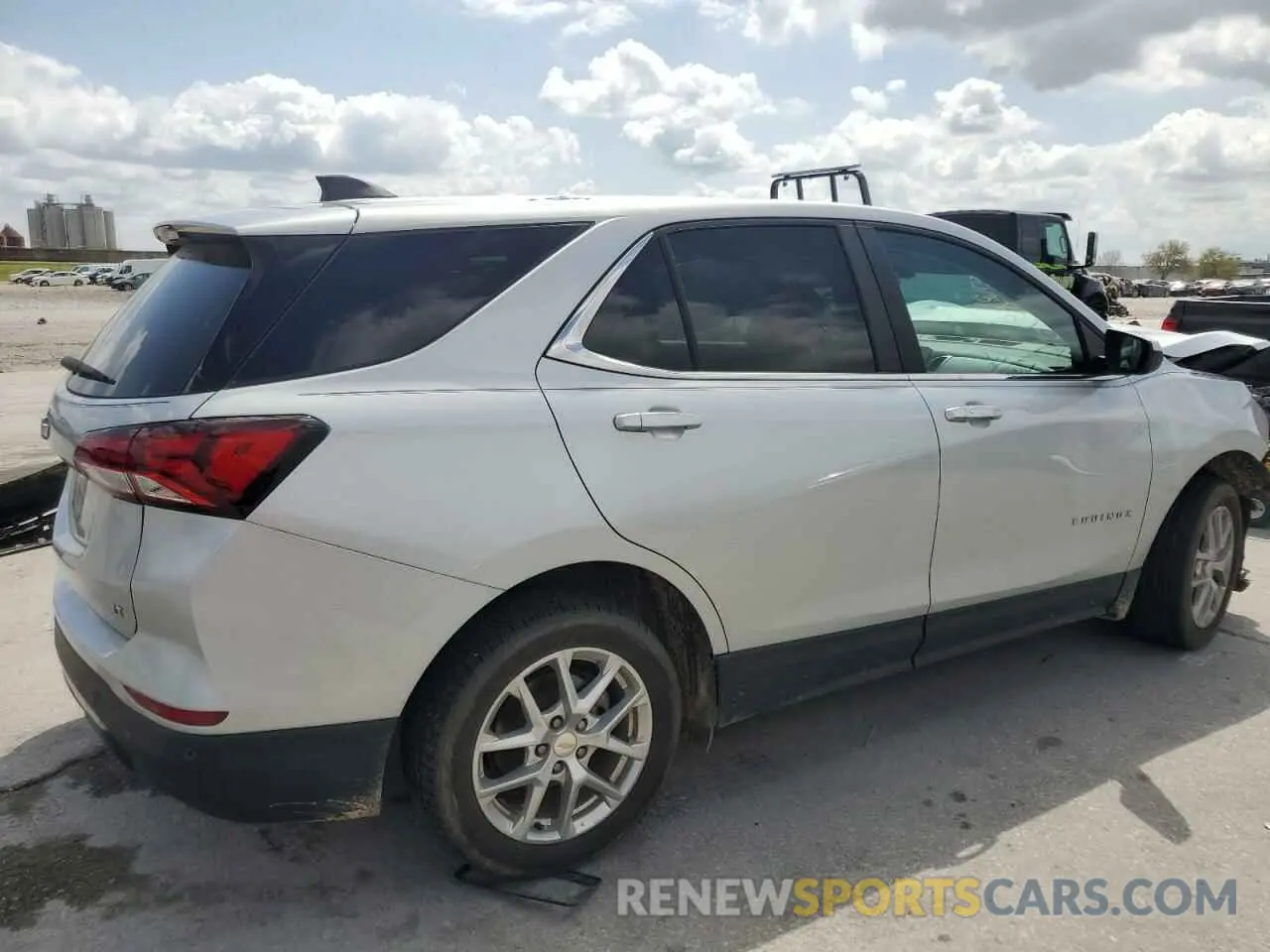 3 Photograph of a damaged car 3GNAXJEV6NL175204 CHEVROLET EQUINOX 2022