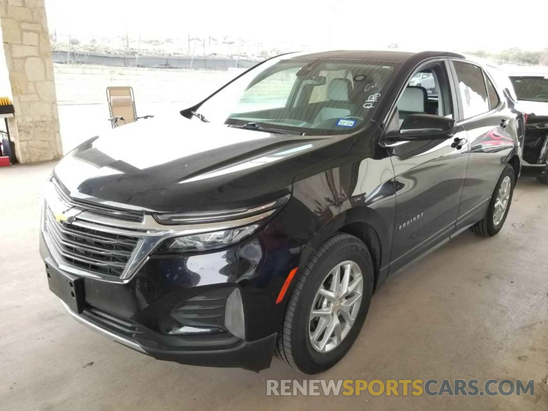 17 Photograph of a damaged car 3GNAXJEV9NL130774 CHEVROLET EQUINOX 2022