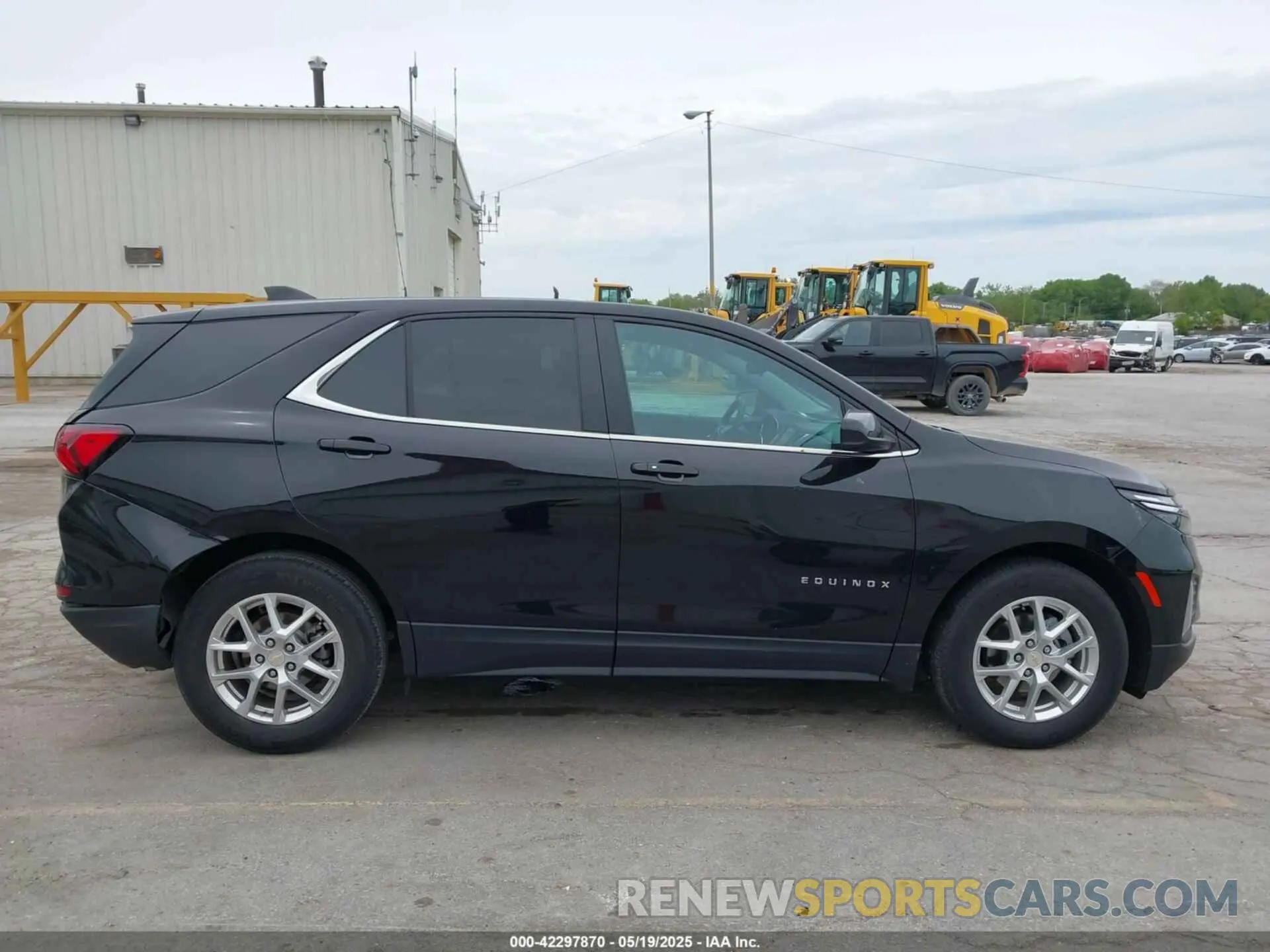 13 Photograph of a damaged car 3GNAXKEV0NL108832 CHEVROLET EQUINOX 2022