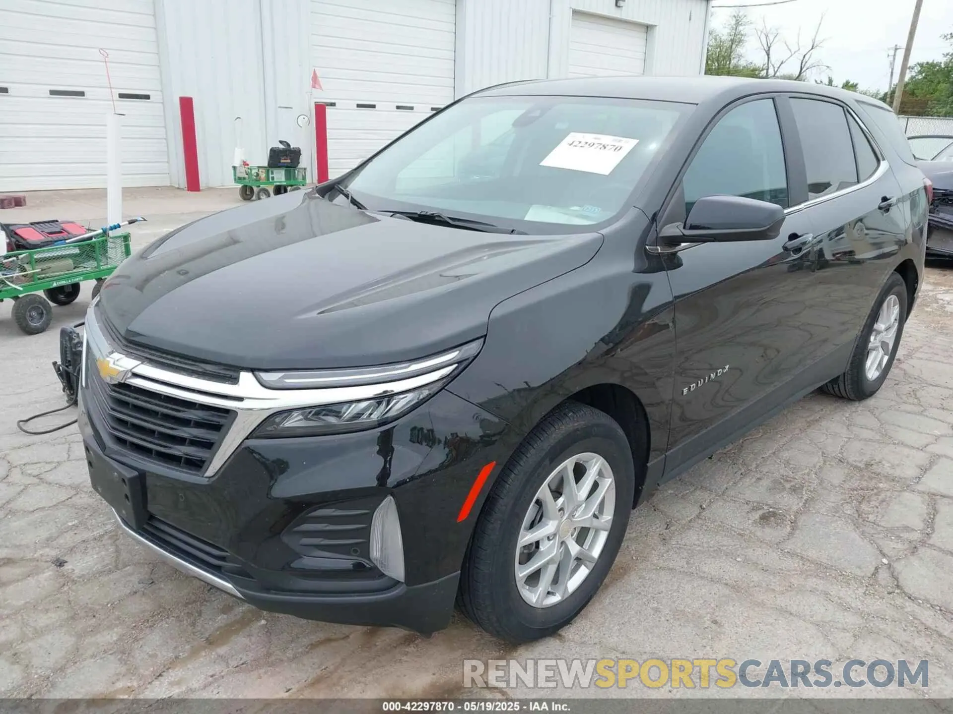 2 Photograph of a damaged car 3GNAXKEV0NL108832 CHEVROLET EQUINOX 2022