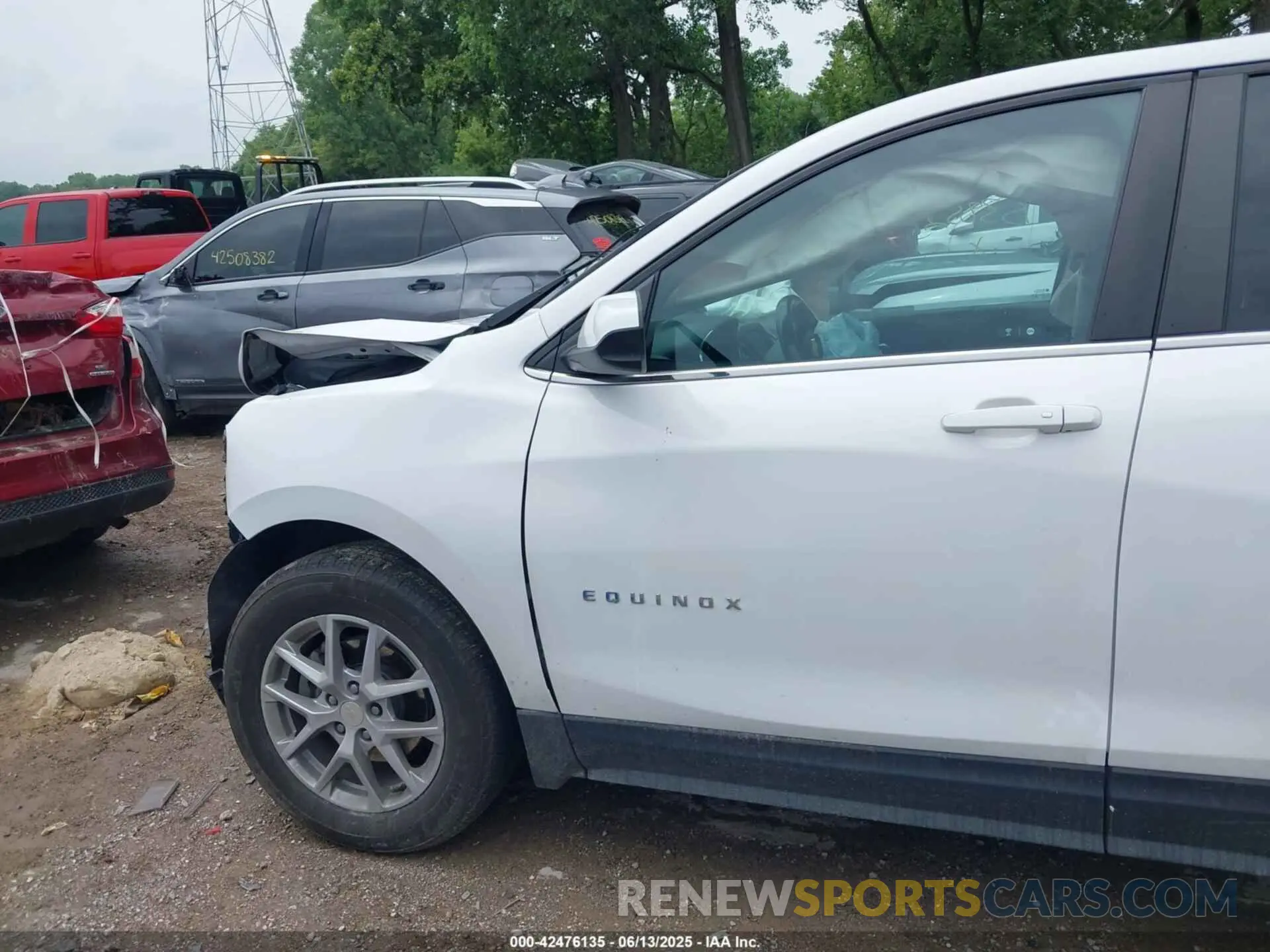 13 Photograph of a damaged car 3GNAXKEV0NL153852 CHEVROLET EQUINOX 2022