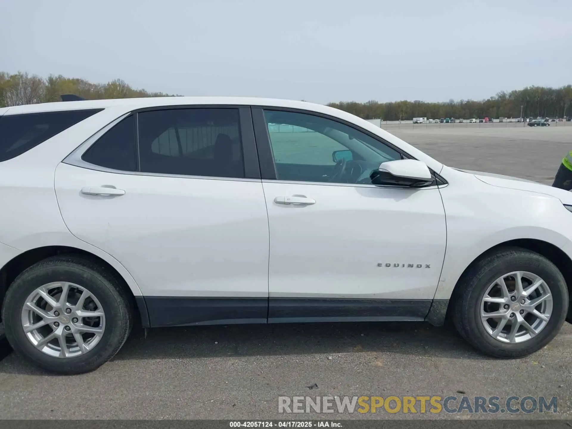 13 Photograph of a damaged car 3GNAXKEV0NL204590 CHEVROLET EQUINOX 2022