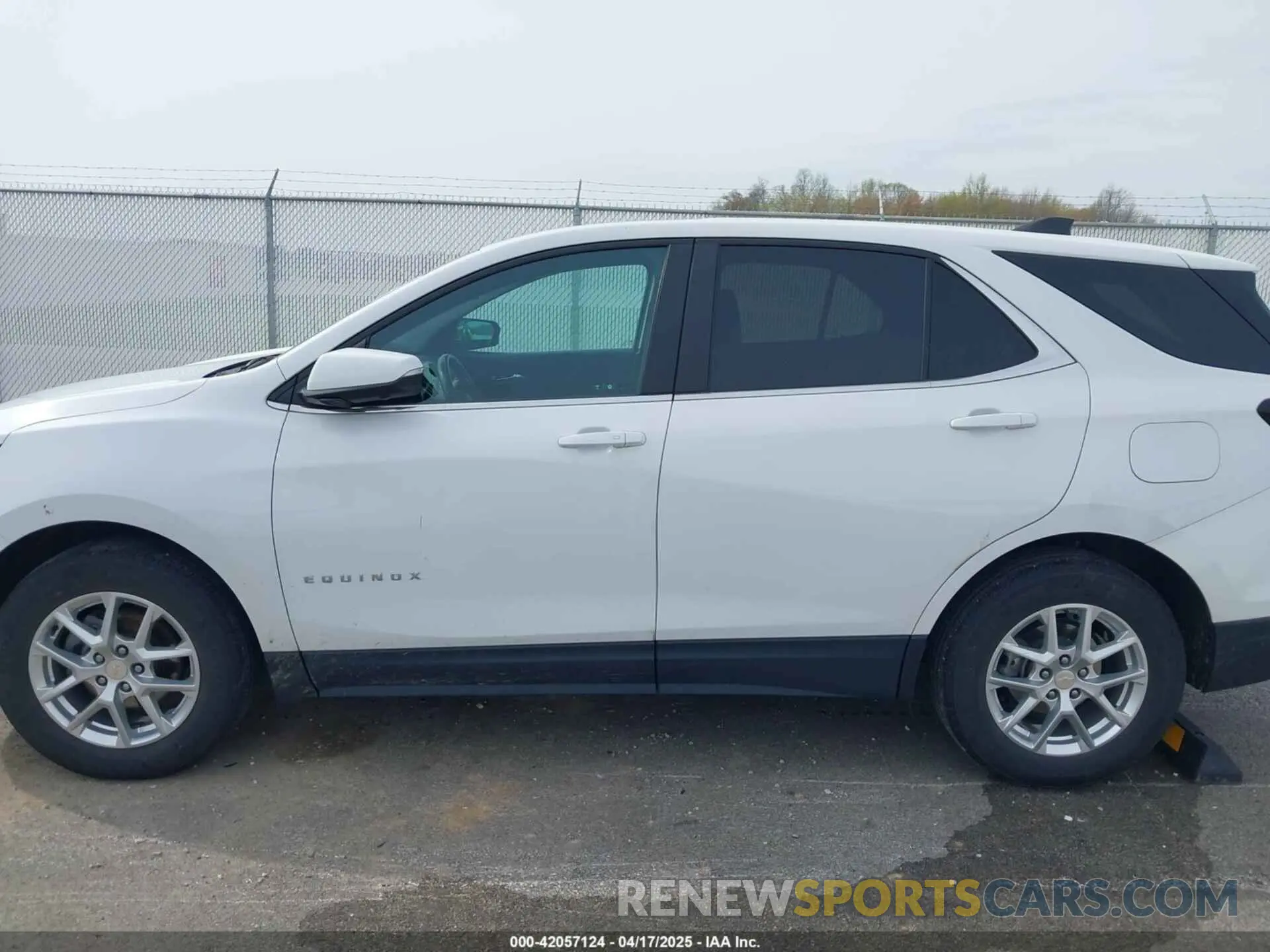 14 Photograph of a damaged car 3GNAXKEV0NL204590 CHEVROLET EQUINOX 2022