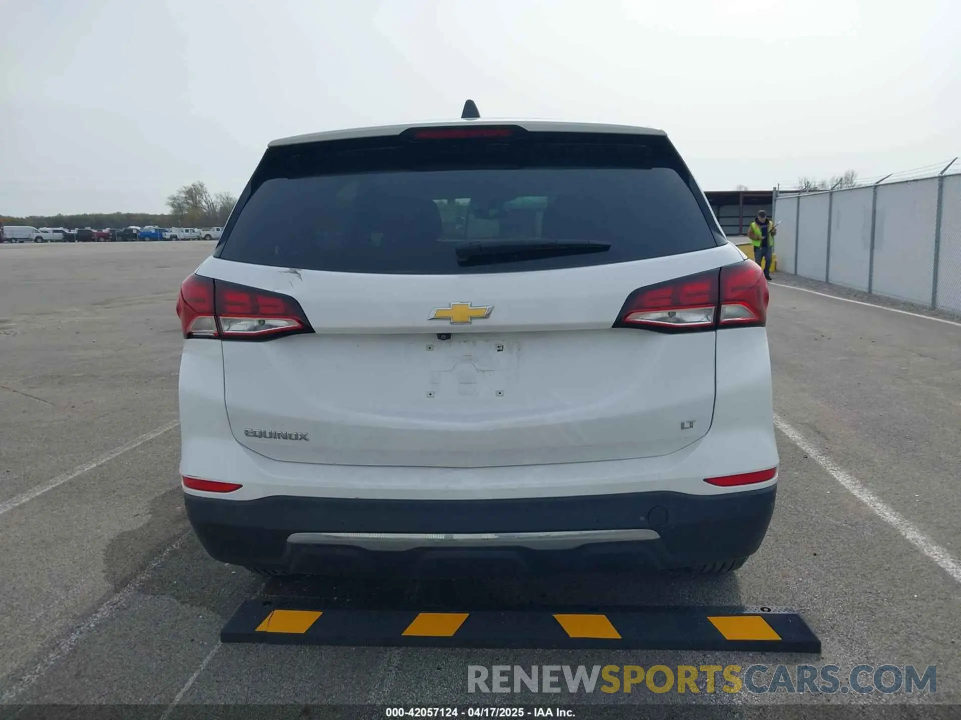 16 Photograph of a damaged car 3GNAXKEV0NL204590 CHEVROLET EQUINOX 2022