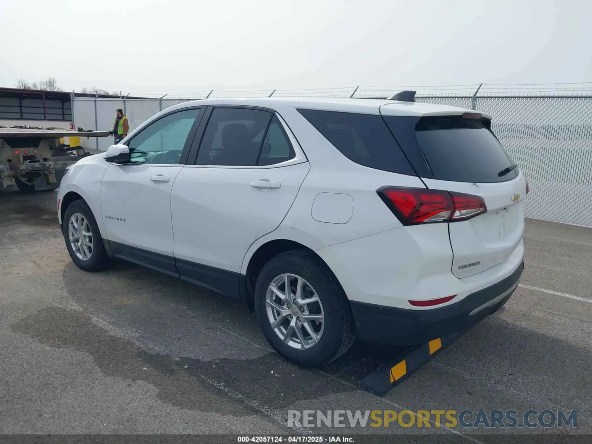 3 Photograph of a damaged car 3GNAXKEV0NL204590 CHEVROLET EQUINOX 2022