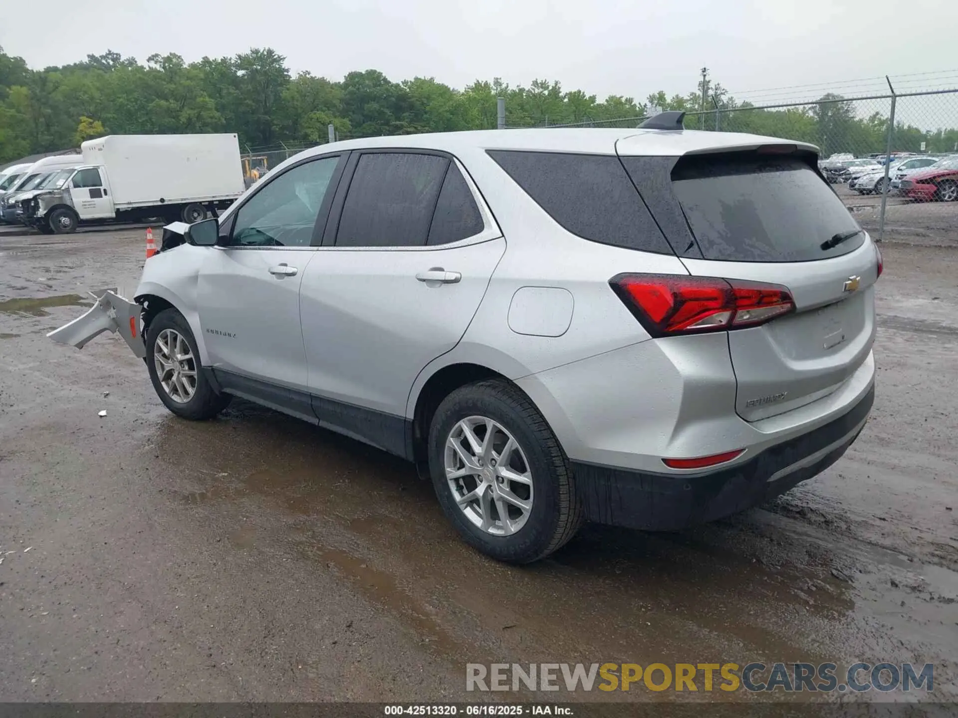 3 Photograph of a damaged car 3GNAXKEV0NL264028 CHEVROLET EQUINOX 2022