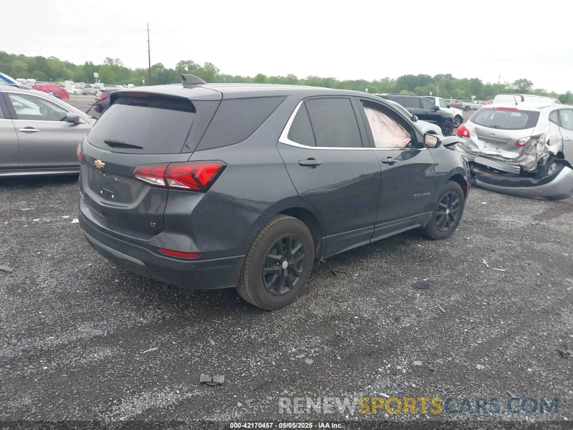 4 Photograph of a damaged car 3GNAXKEV0NS100297 CHEVROLET EQUINOX 2022
