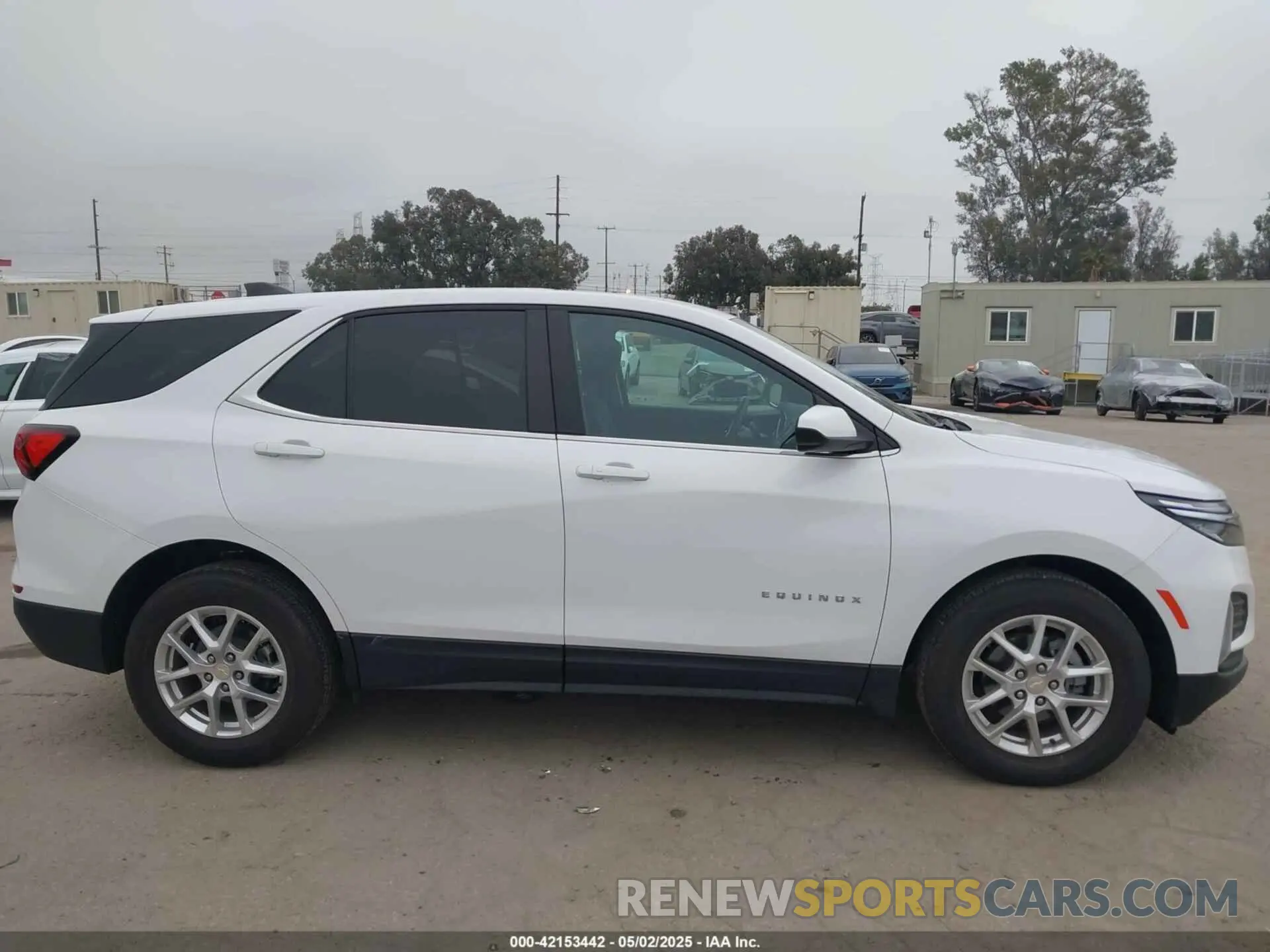 13 Photograph of a damaged car 3GNAXKEV1NL112856 CHEVROLET EQUINOX 2022