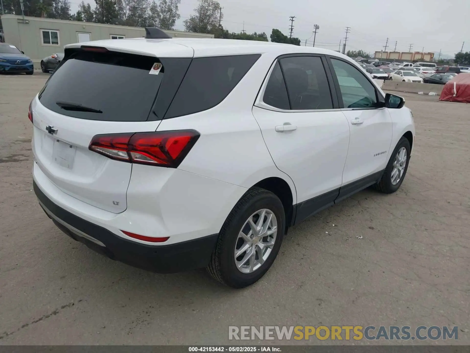 4 Photograph of a damaged car 3GNAXKEV1NL112856 CHEVROLET EQUINOX 2022