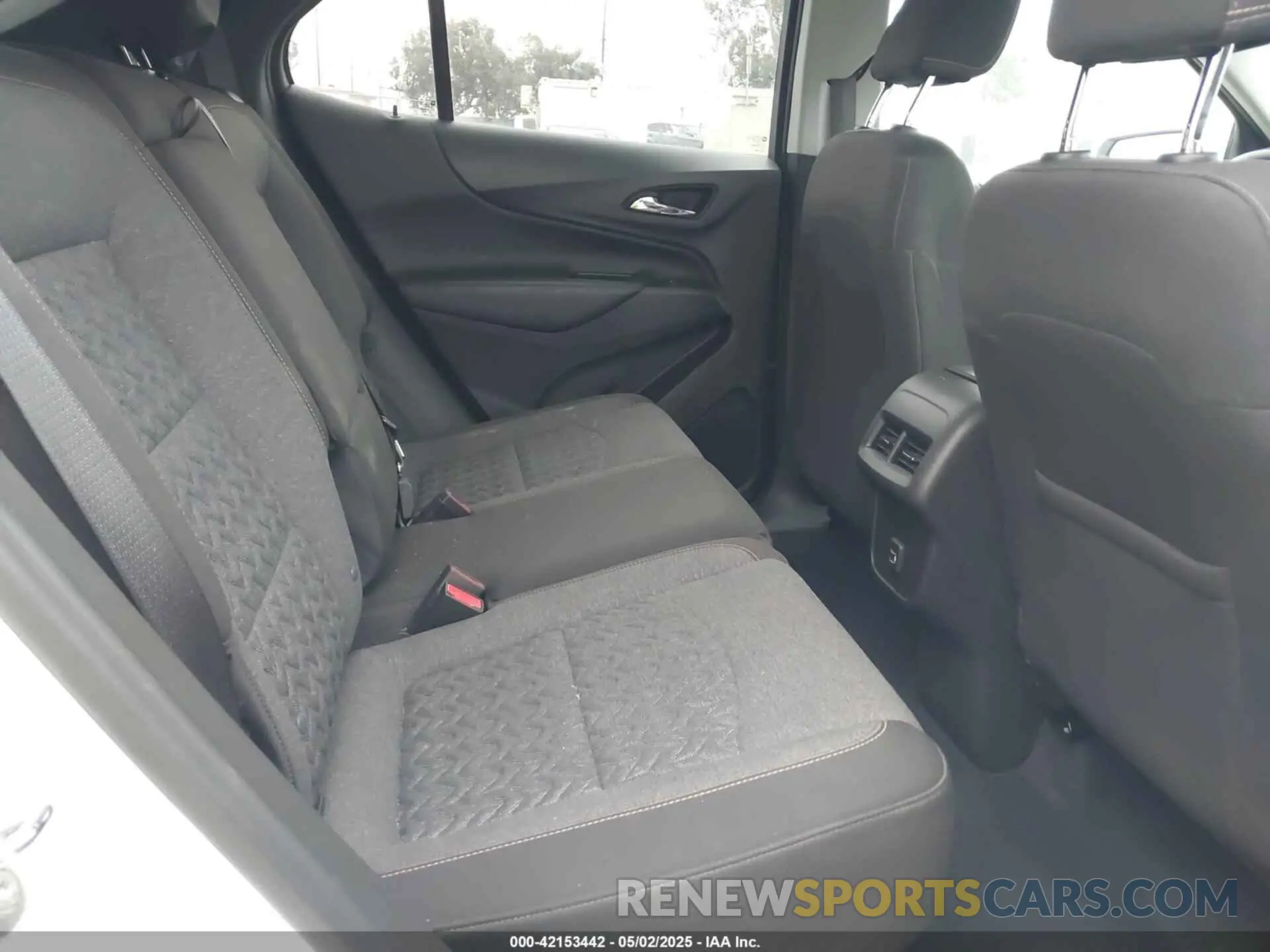 8 Photograph of a damaged car 3GNAXKEV1NL112856 CHEVROLET EQUINOX 2022