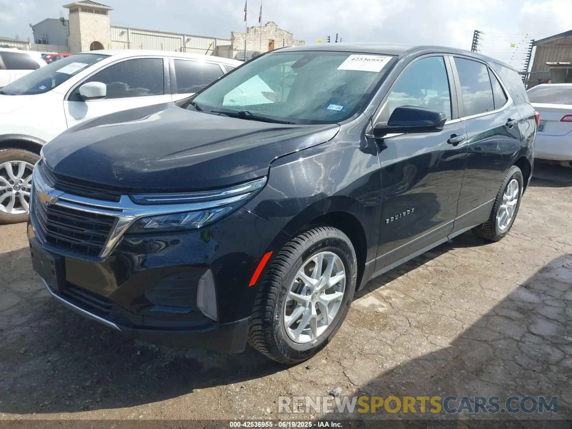 2 Фотография поврежденного автомобиля 3GNAXKEV1NL123095 CHEVROLET EQUINOX 2022