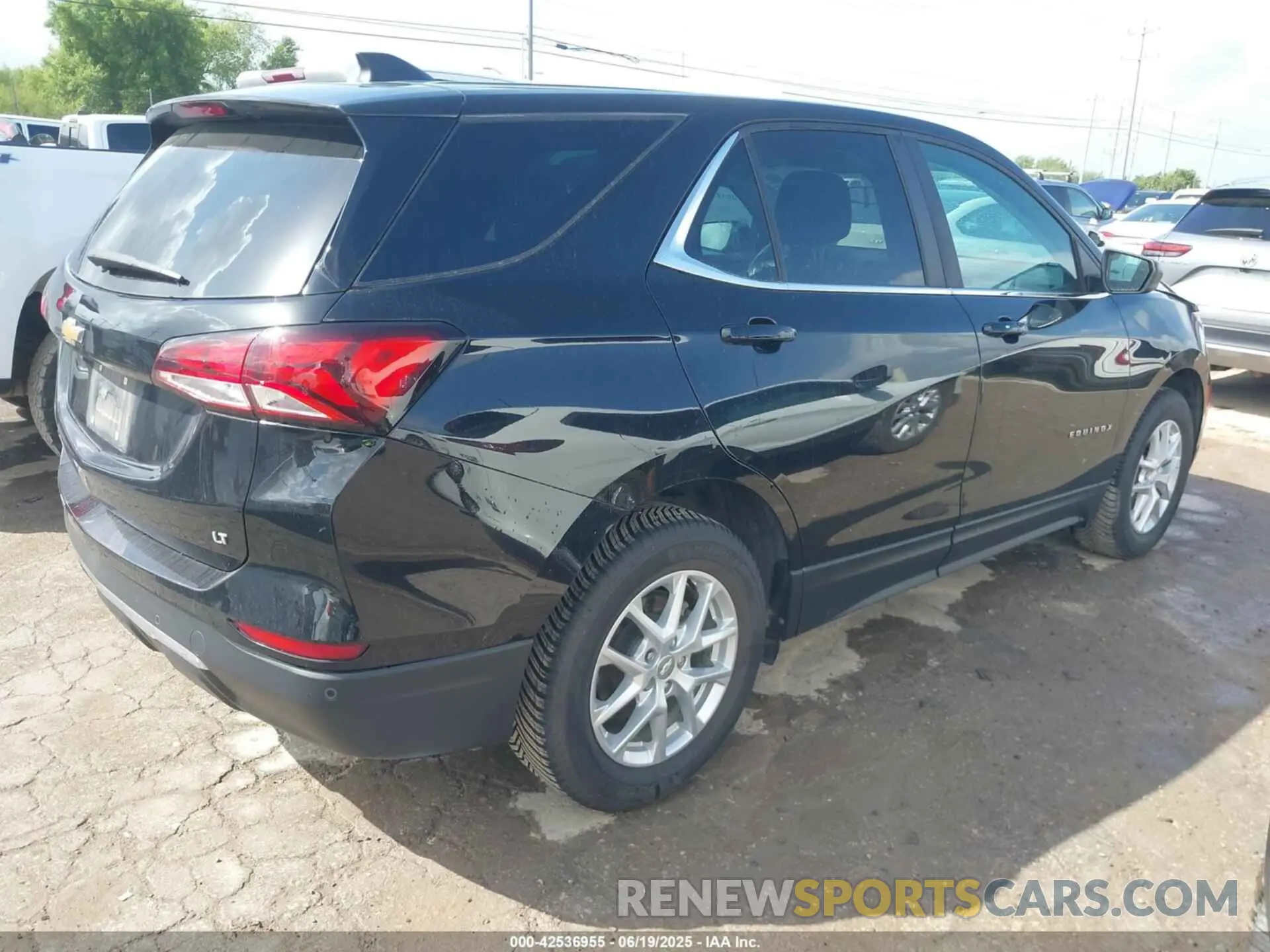 4 Фотография поврежденного автомобиля 3GNAXKEV1NL123095 CHEVROLET EQUINOX 2022