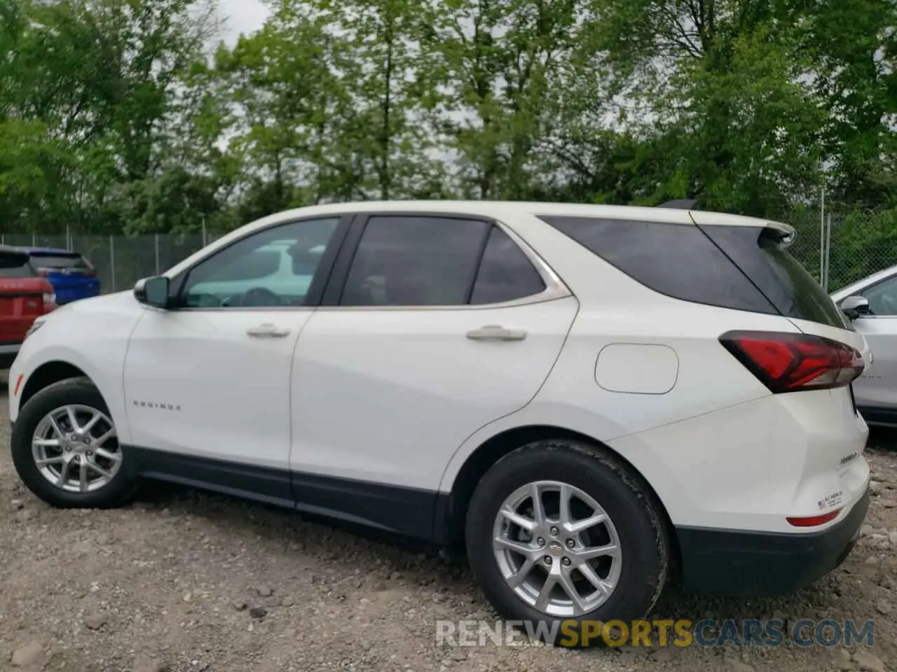 2 Photograph of a damaged car 3GNAXKEV1NL233726 CHEVROLET EQUINOX 2022