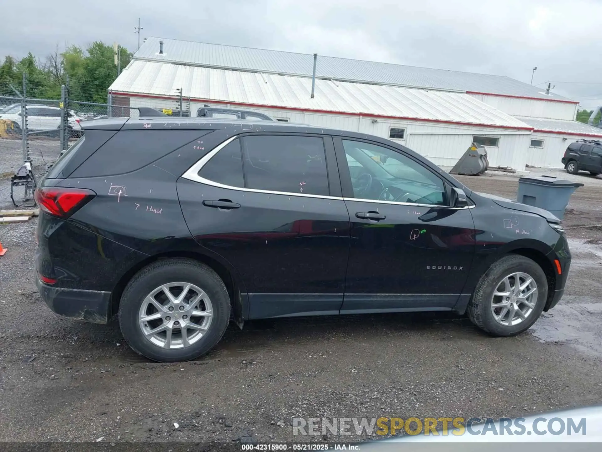 13 Photograph of a damaged car 3GNAXKEV1NL237663 CHEVROLET EQUINOX 2022