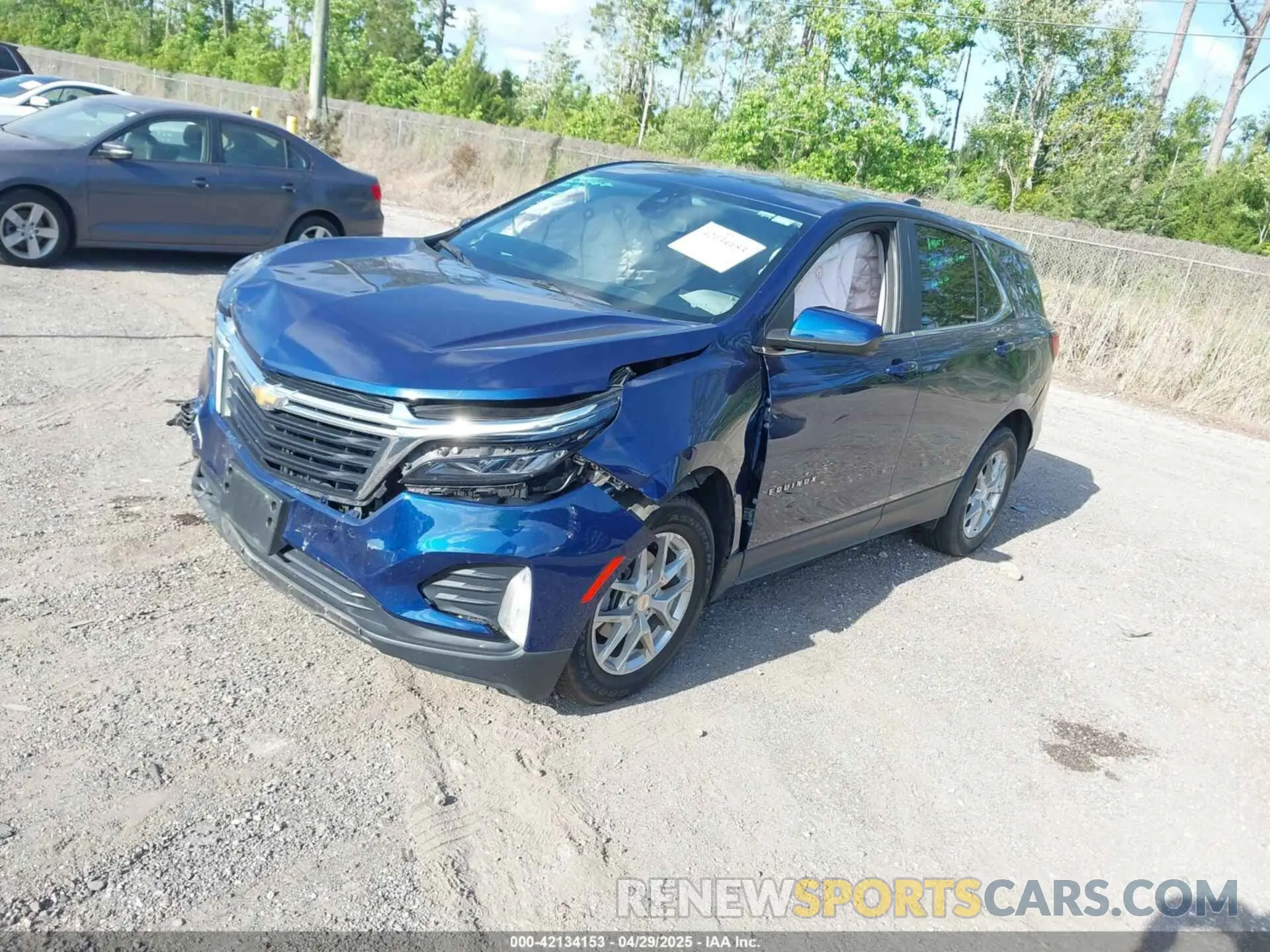 2 Photograph of a damaged car 3GNAXKEV2NL193429 CHEVROLET EQUINOX 2022