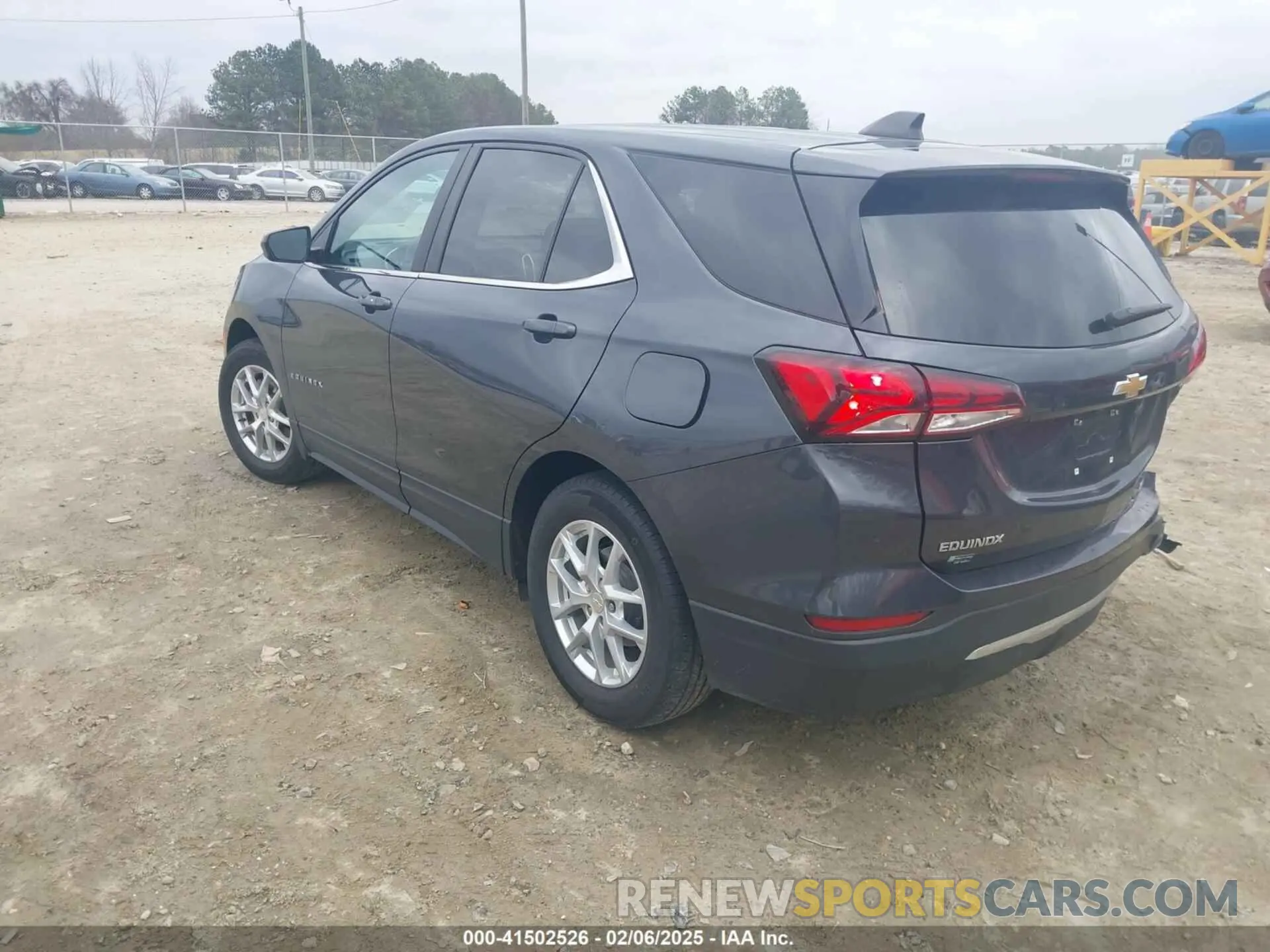 3 Фотография поврежденного автомобиля 3GNAXKEV2NS100236 CHEVROLET EQUINOX 2022