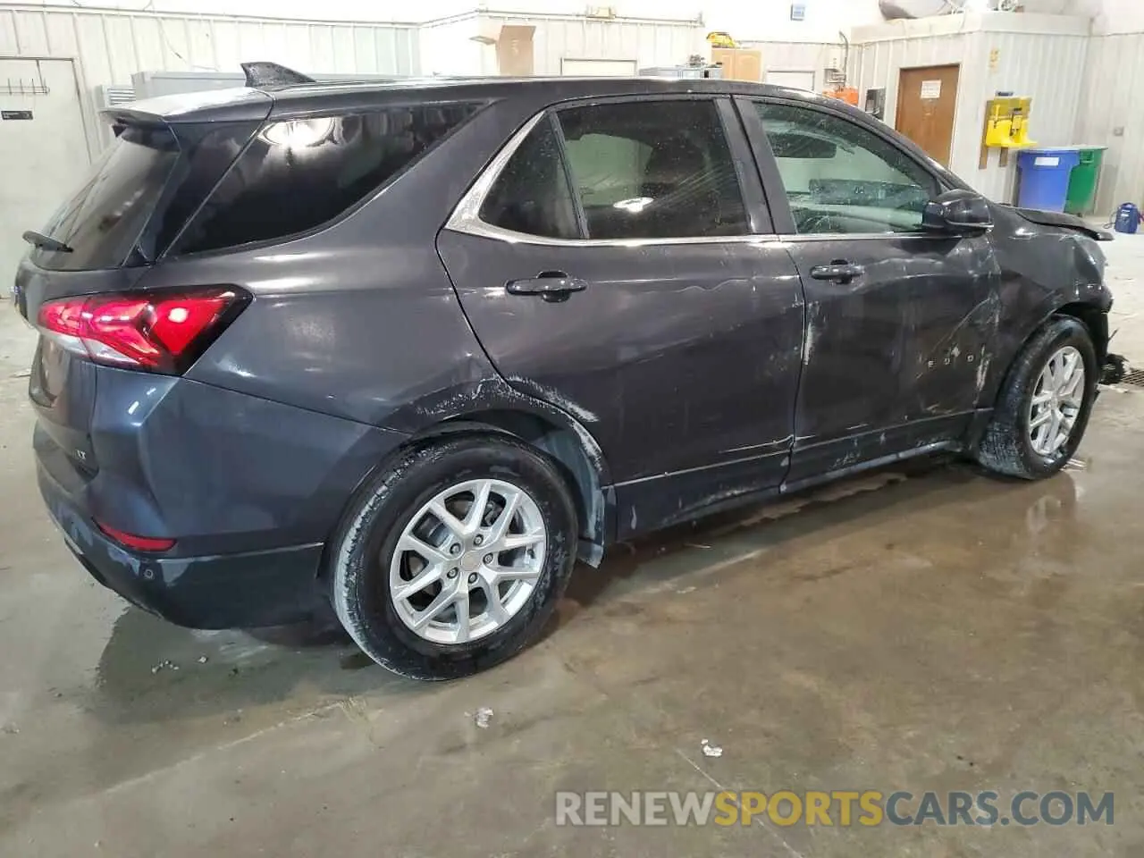 3 Photograph of a damaged car 3GNAXKEV2NS244921 CHEVROLET EQUINOX 2022