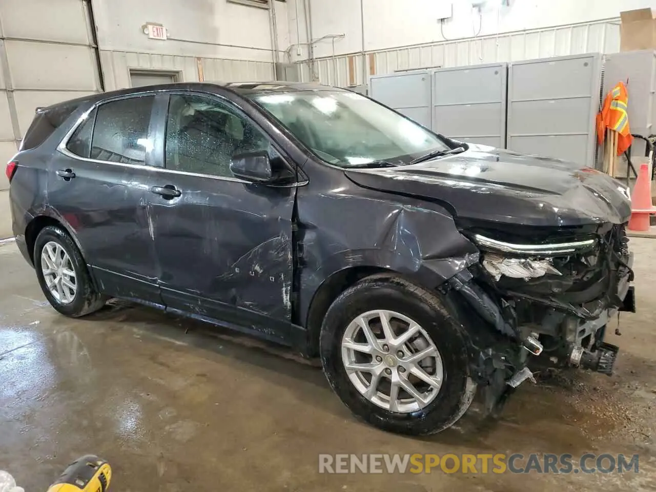 4 Photograph of a damaged car 3GNAXKEV2NS244921 CHEVROLET EQUINOX 2022