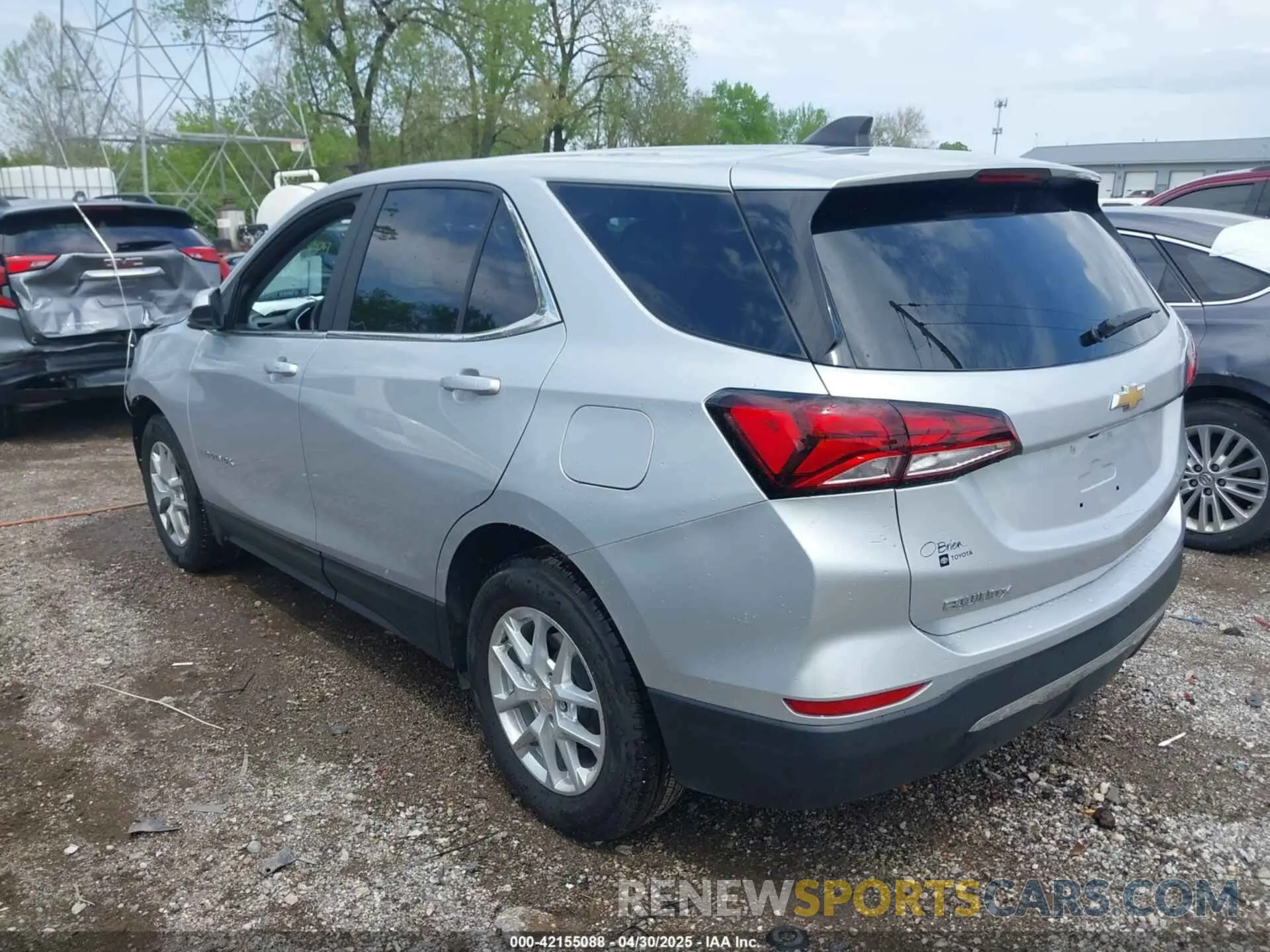 3 Photograph of a damaged car 3GNAXKEV3NL135782 CHEVROLET EQUINOX 2022